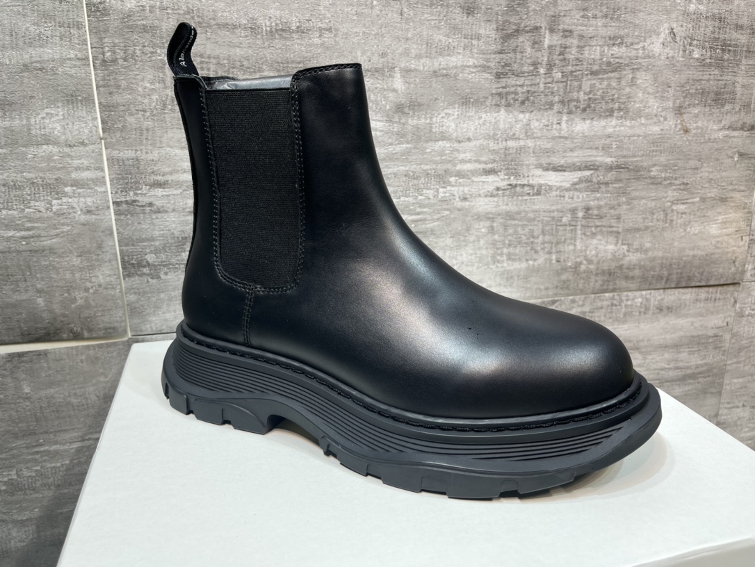 Male Basic Shoes White M