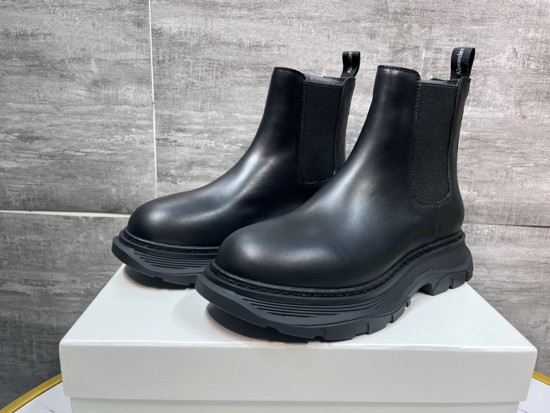 Male Basic Shoes White M