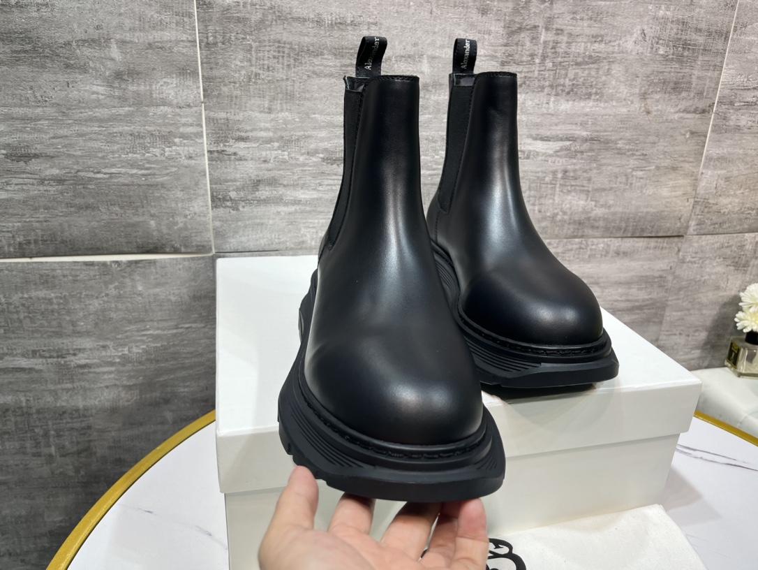 Male Basic Shoes White M