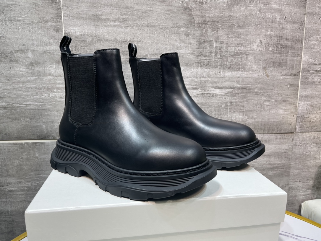 Male Basic Shoes White M
