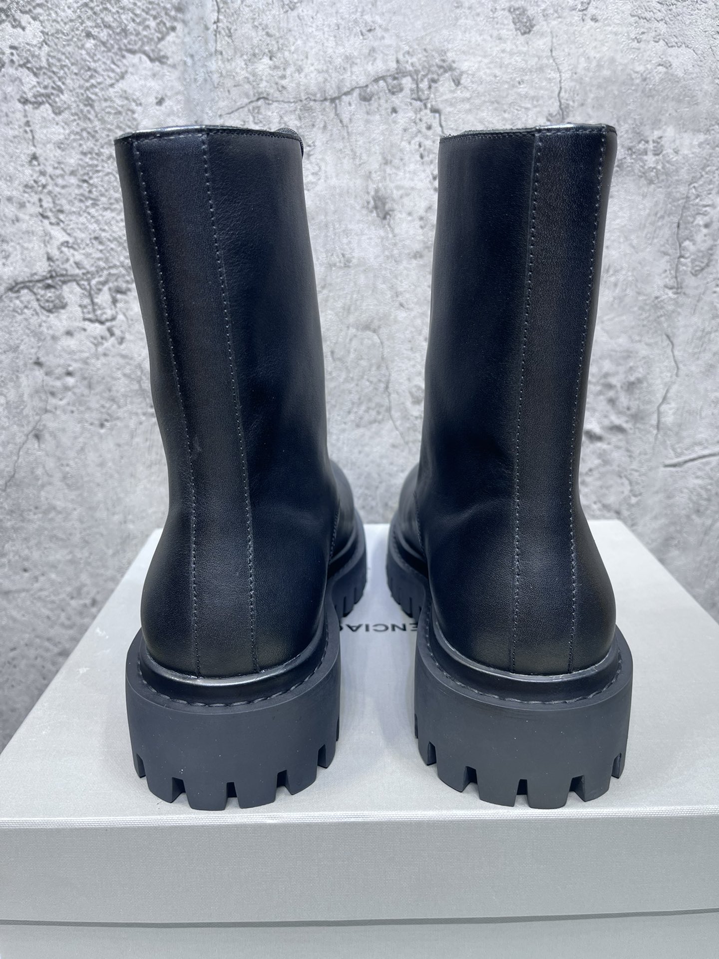 Balenciaga Female Basic Shoes 46-l-s