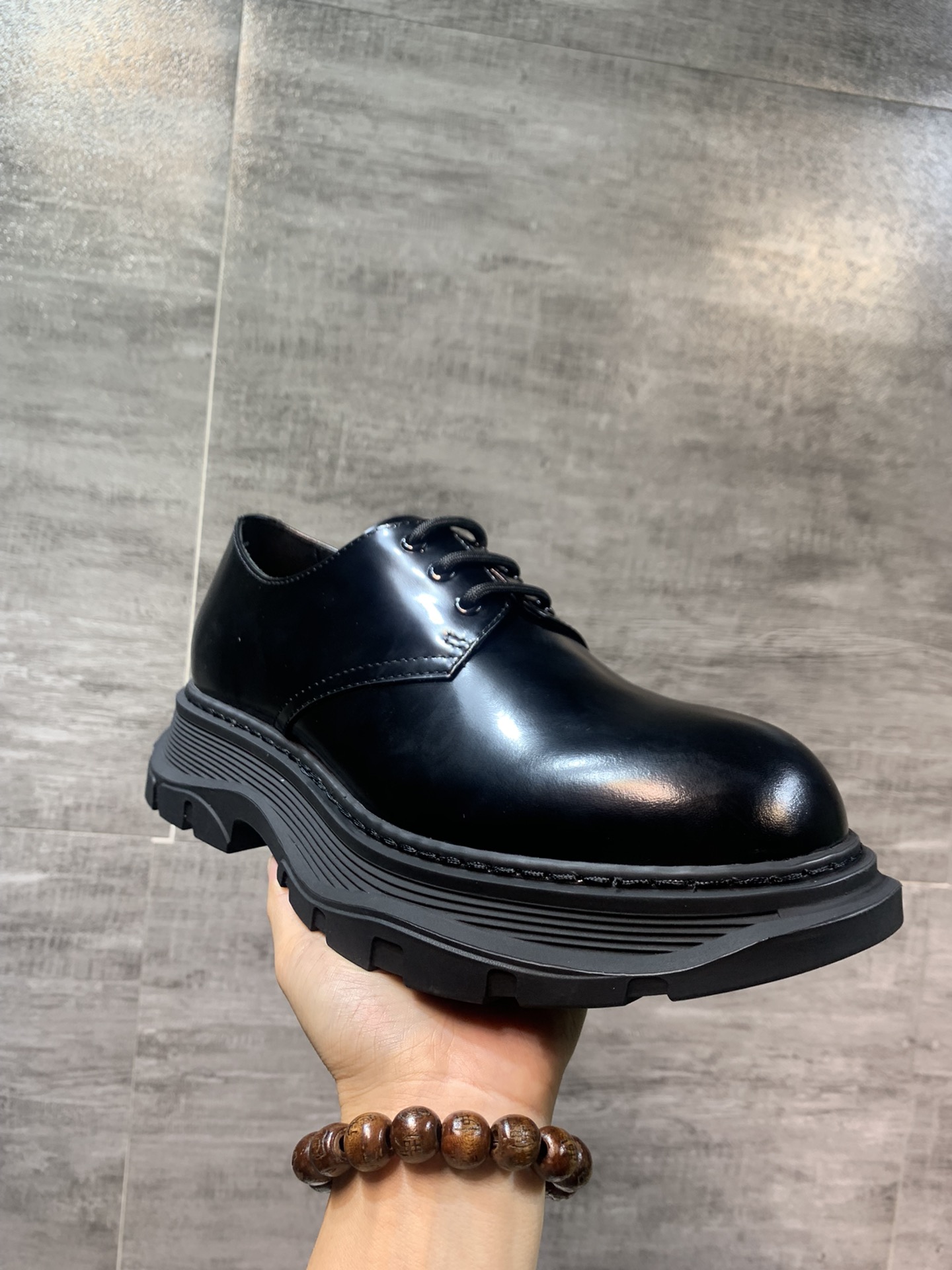 Male Basic Shoes White M