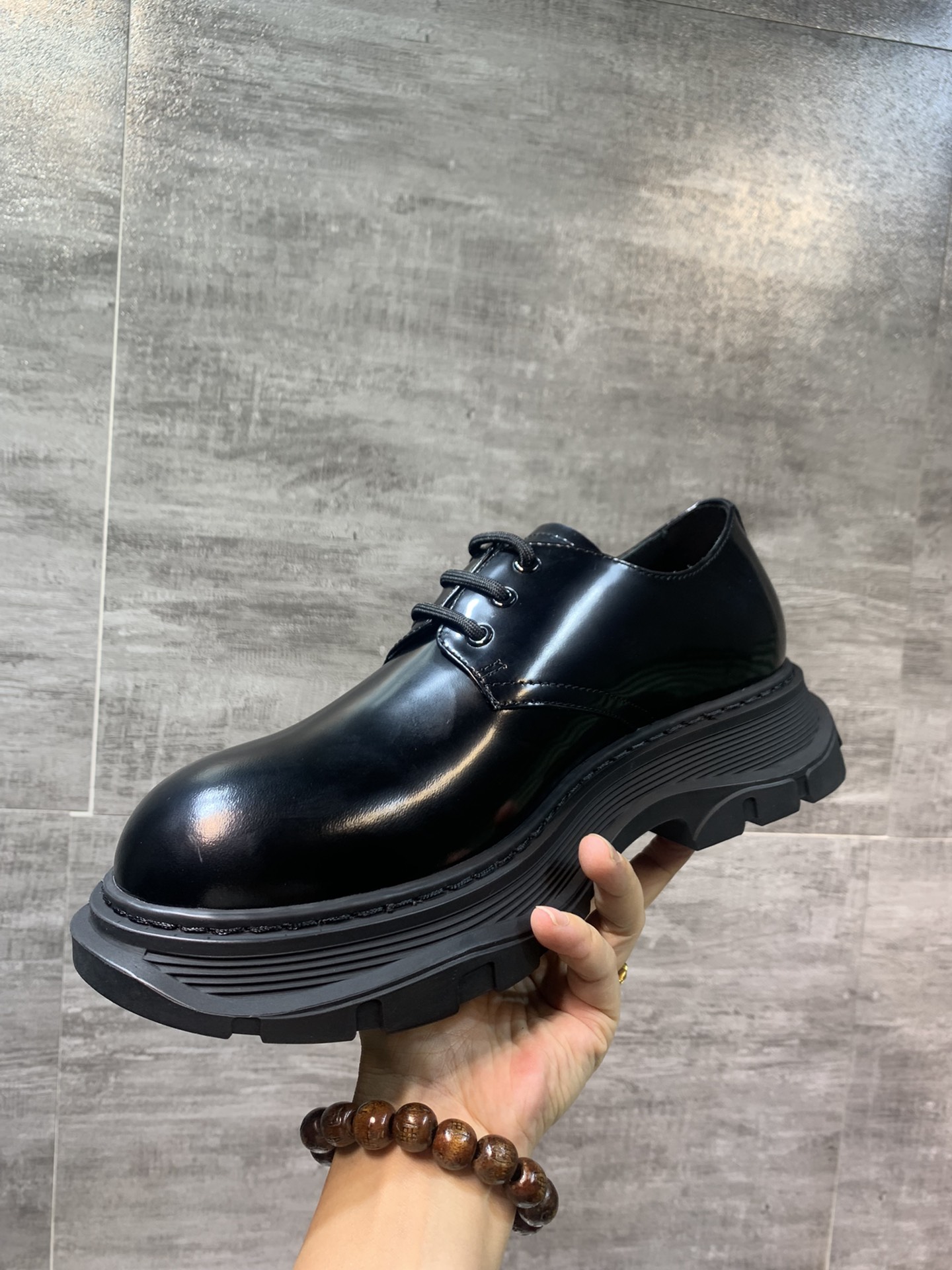 Male Basic Shoes White M