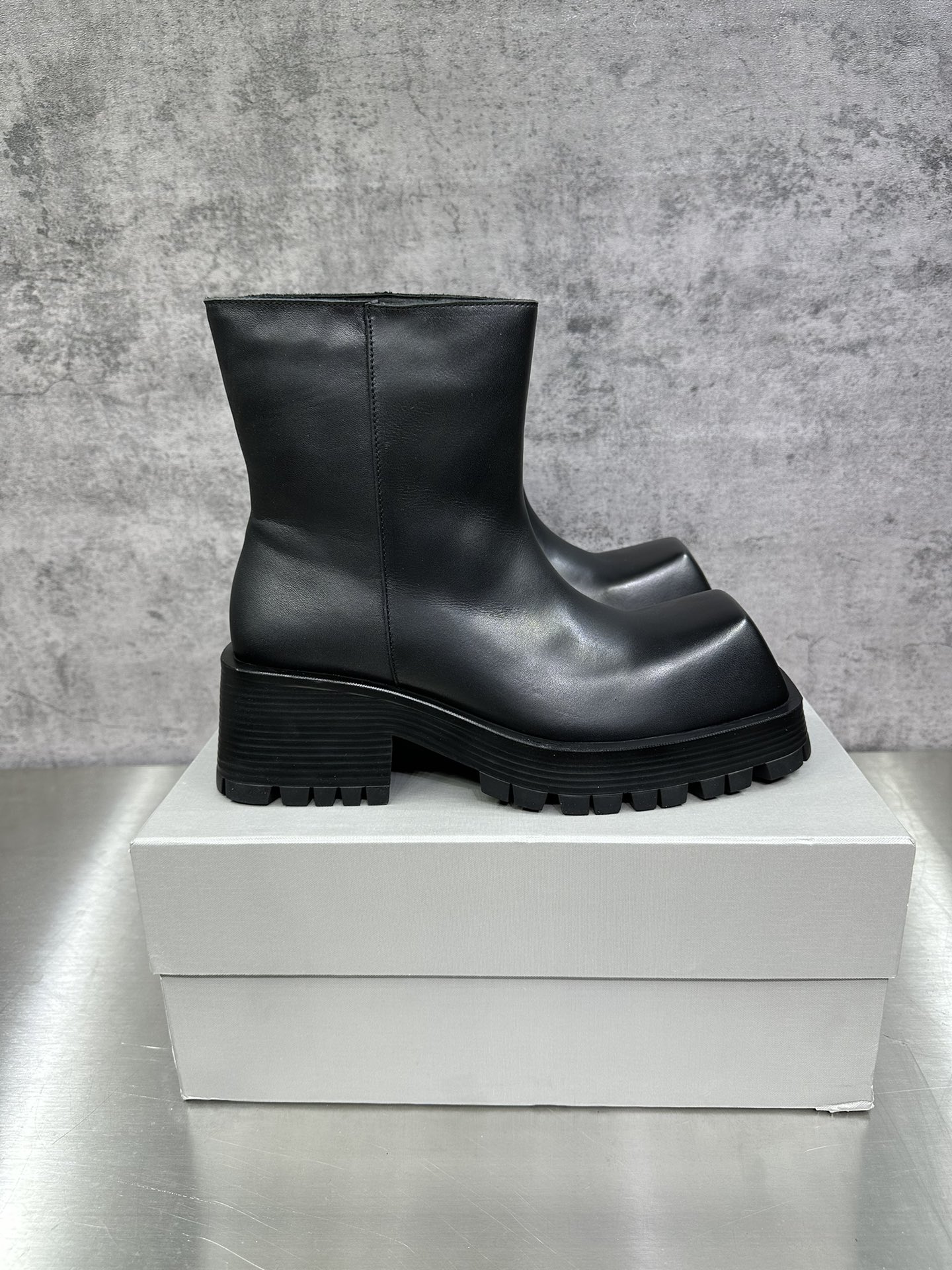 Male Basic Shoes M