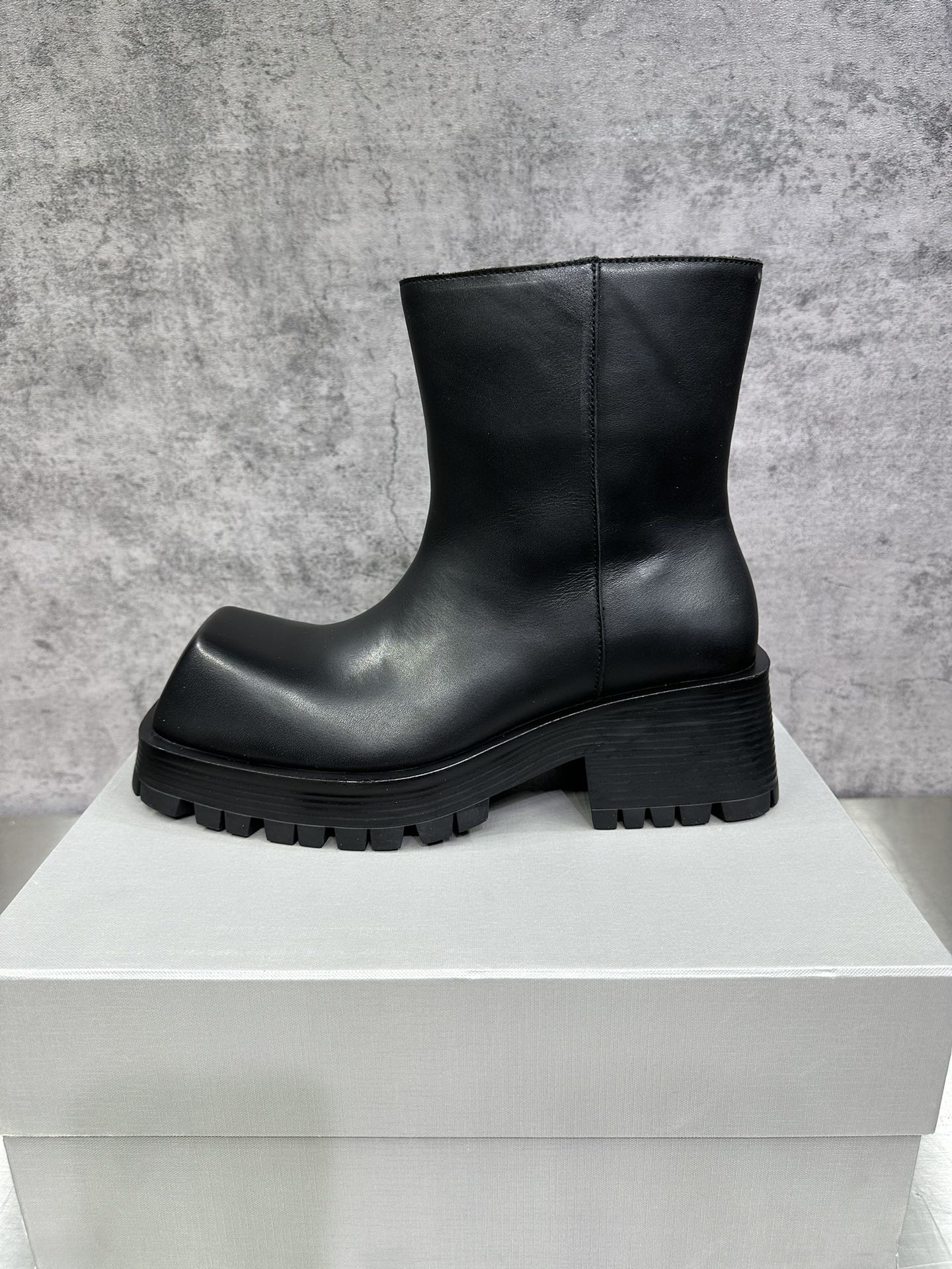 Male Basic Shoes M