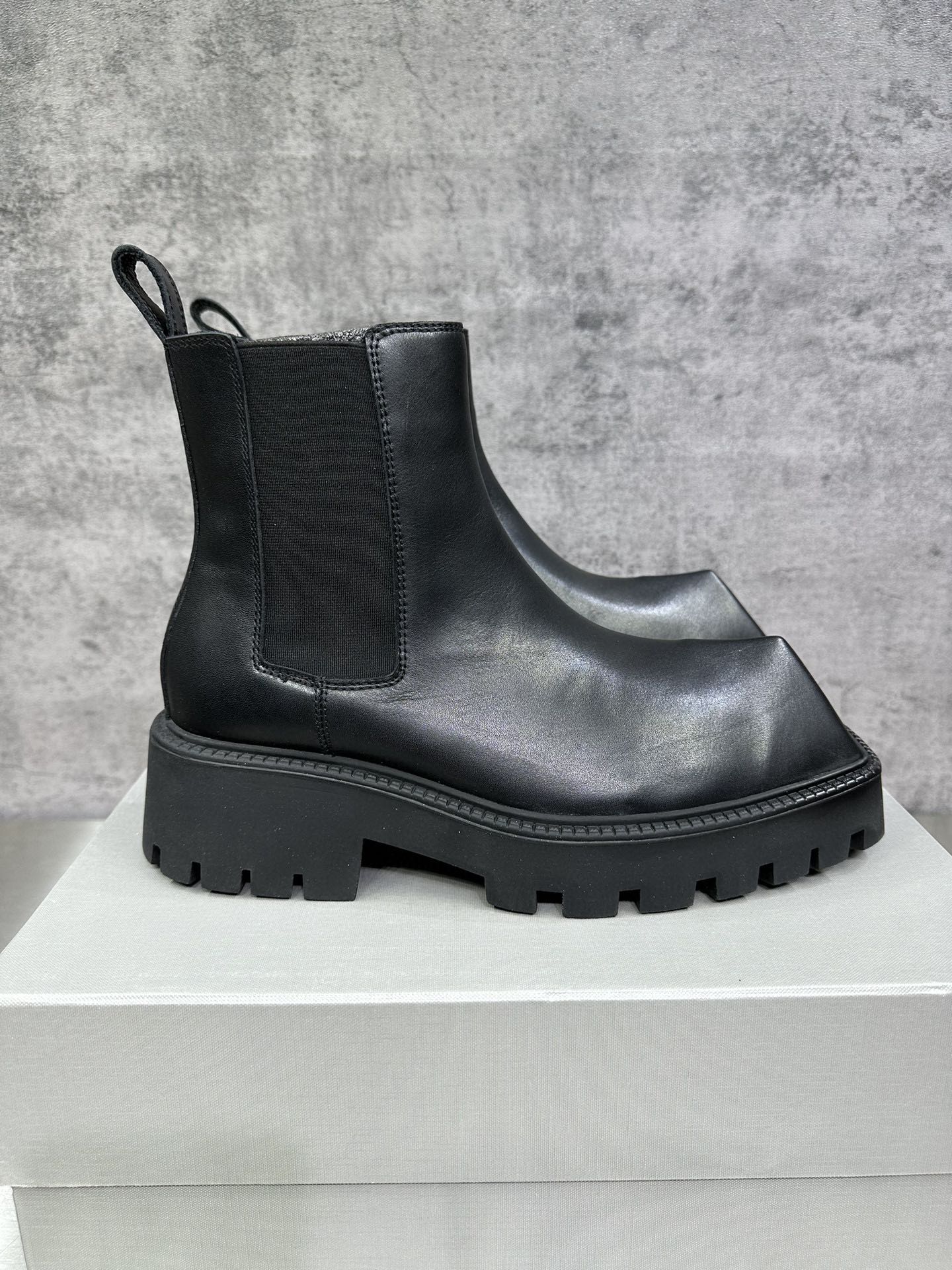 Male Basic Shoes 46