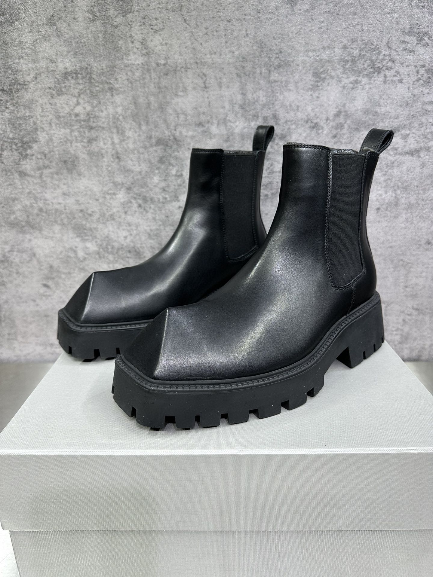 Male Basic Shoes 46