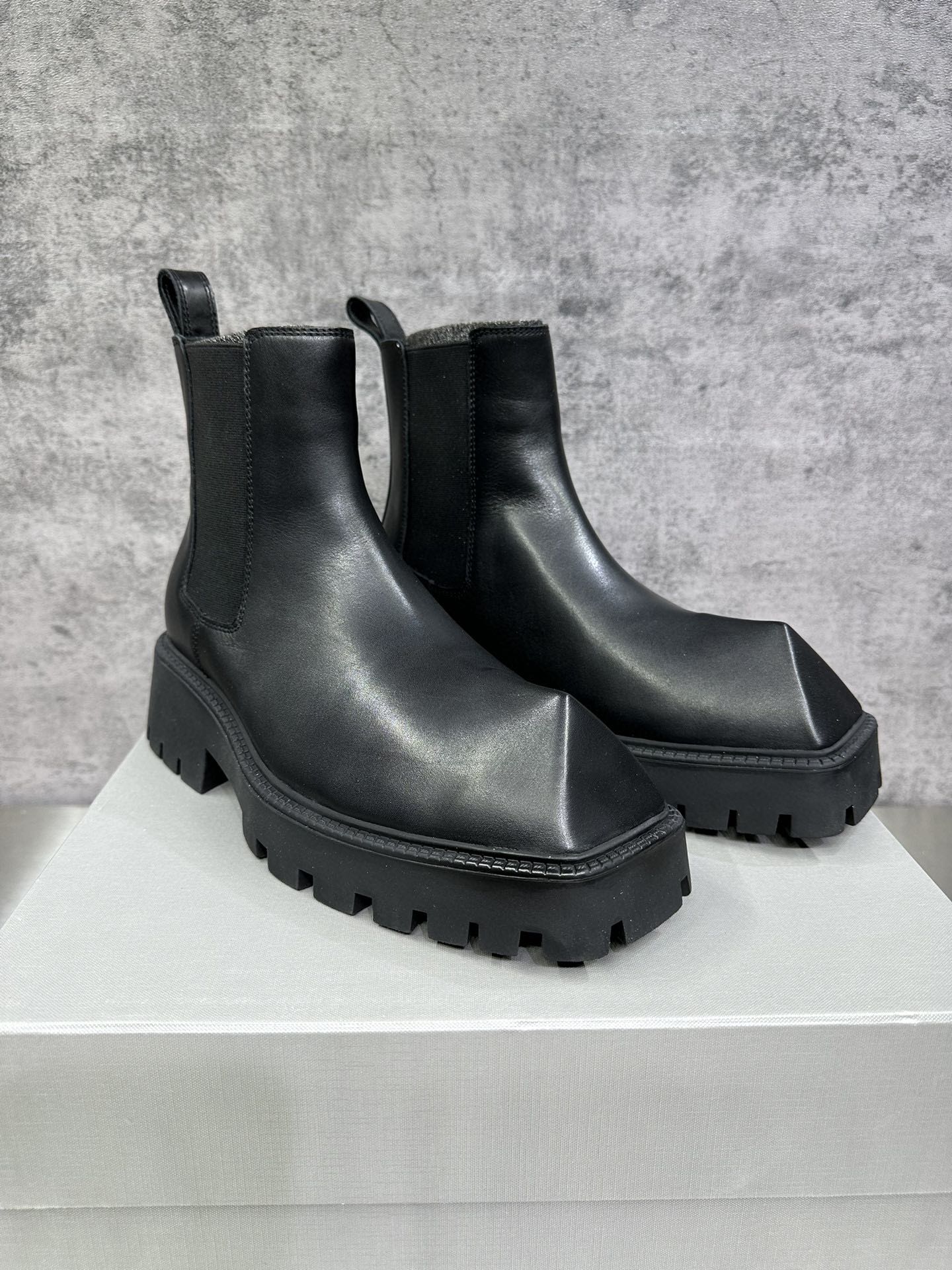 Male Basic Shoes 46