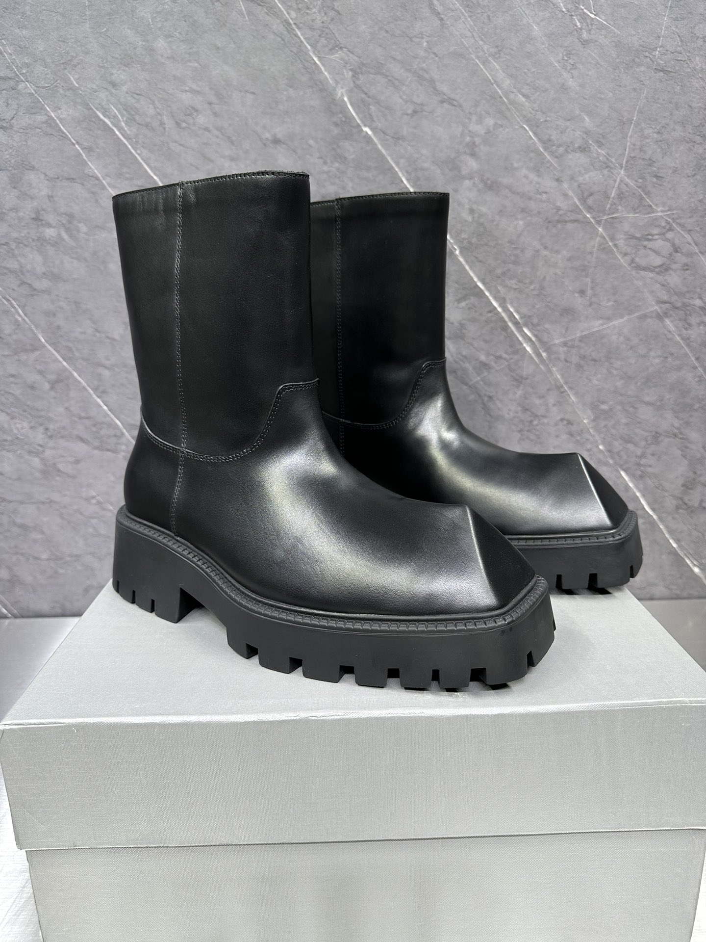 Male Basic Shoes 46