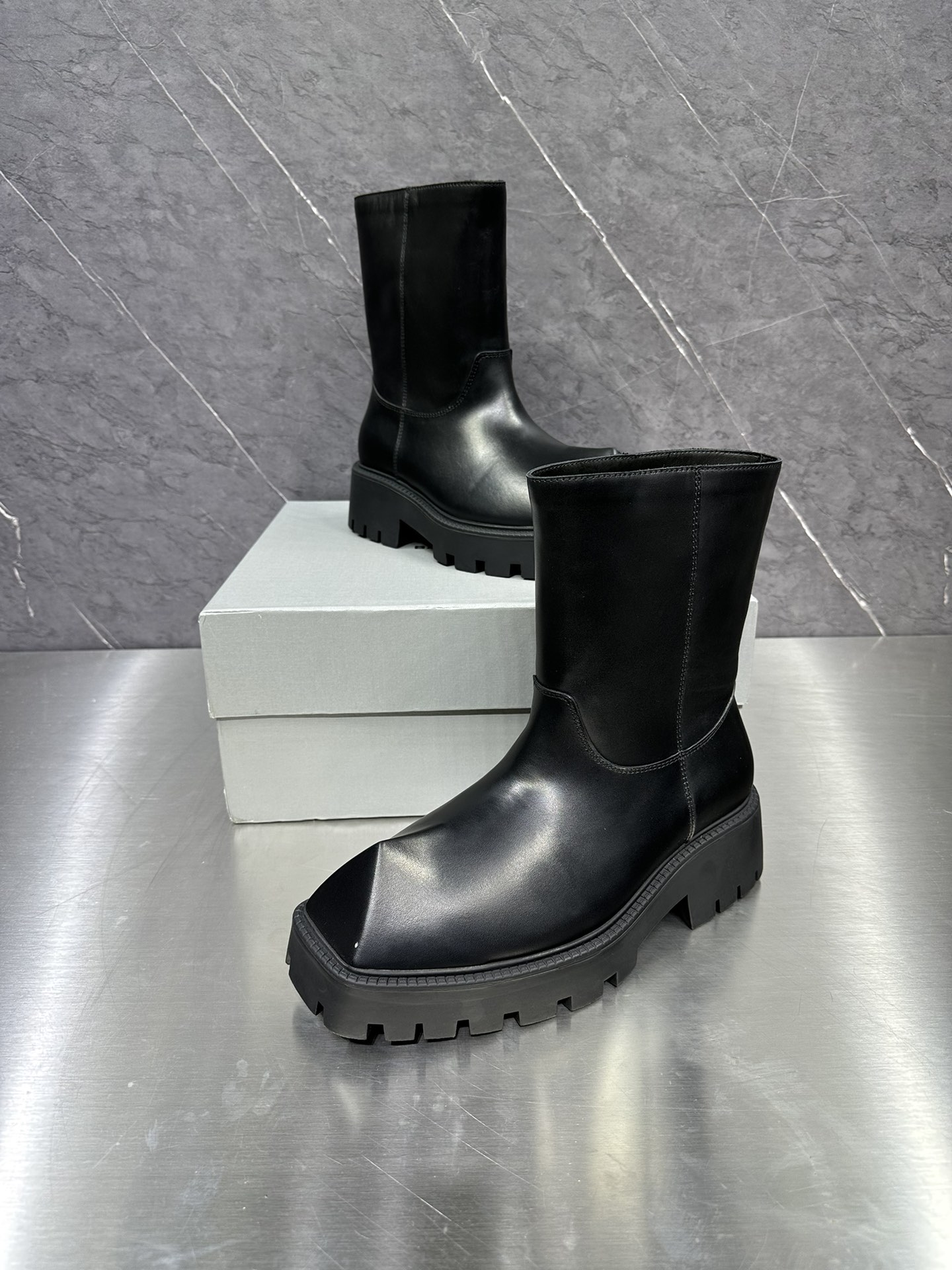 Male Basic Shoes 46