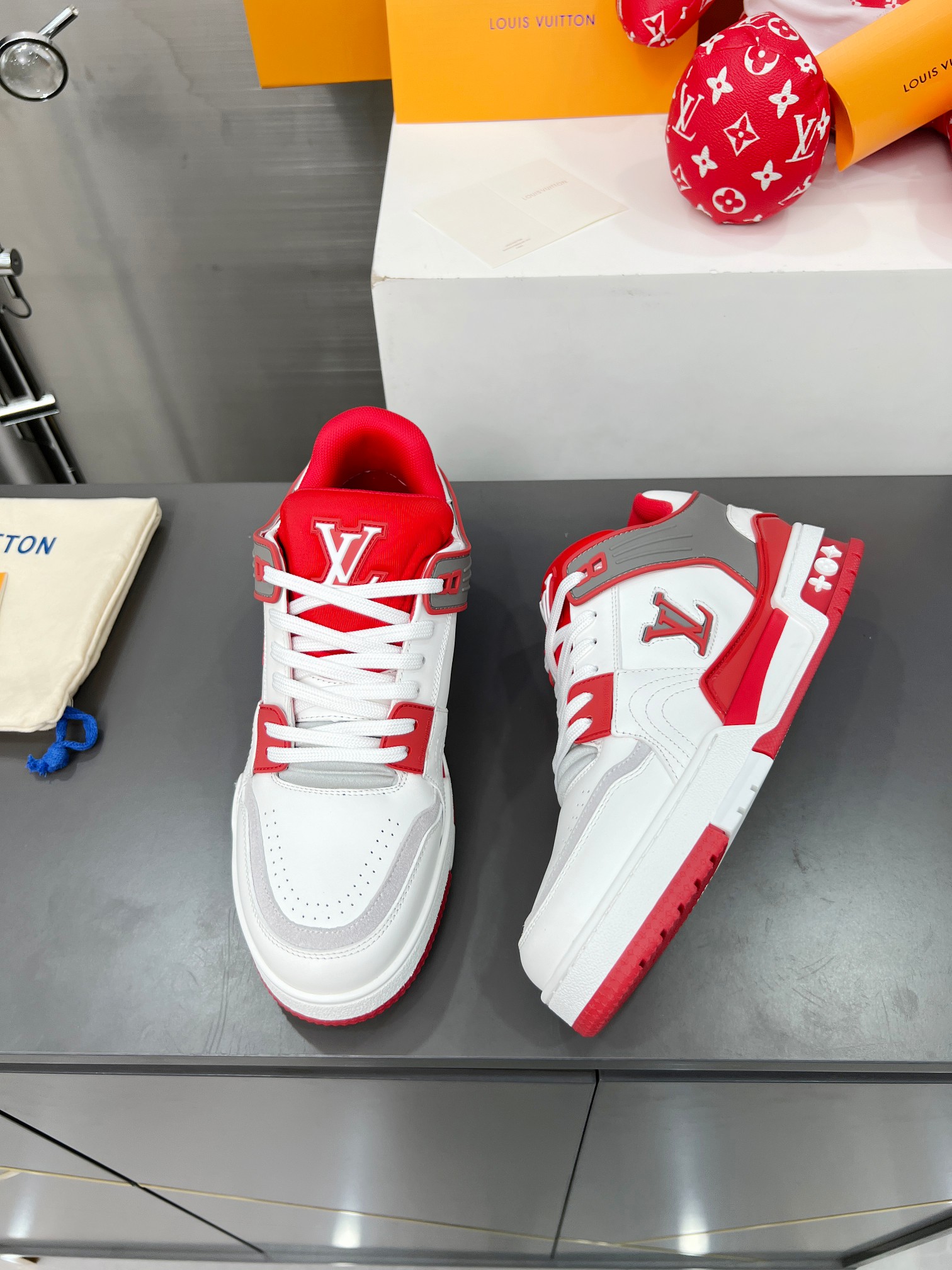 Louis Vuitton Male Sneakers M-l-s