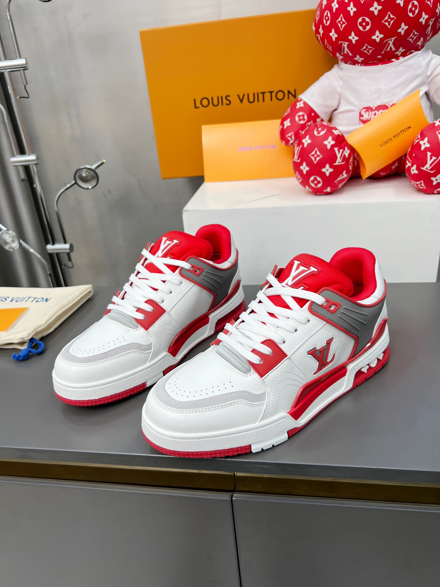 Louis Vuitton Male Sneakers M-l-s