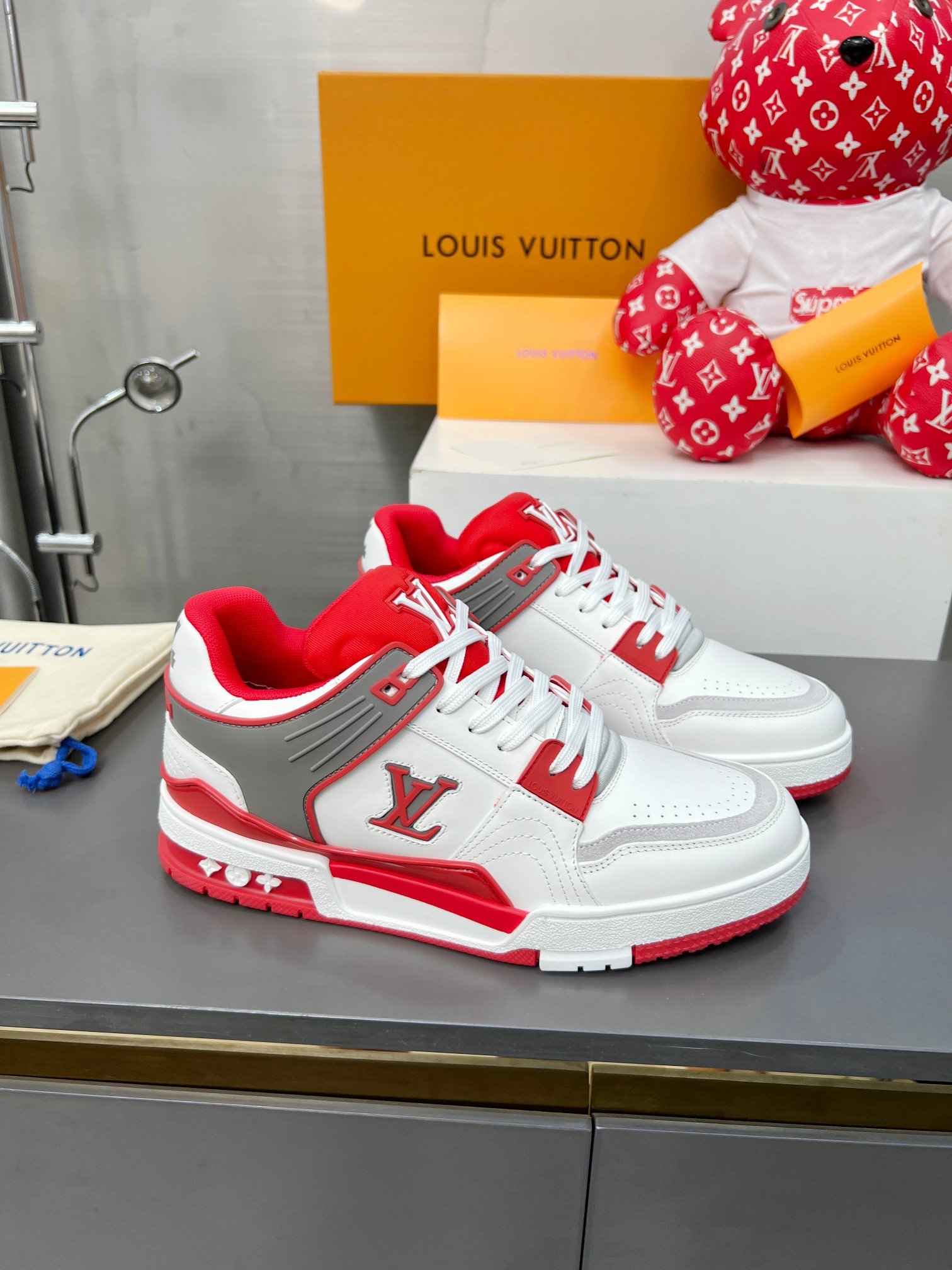 Louis Vuitton Male Sneakers M-l-s