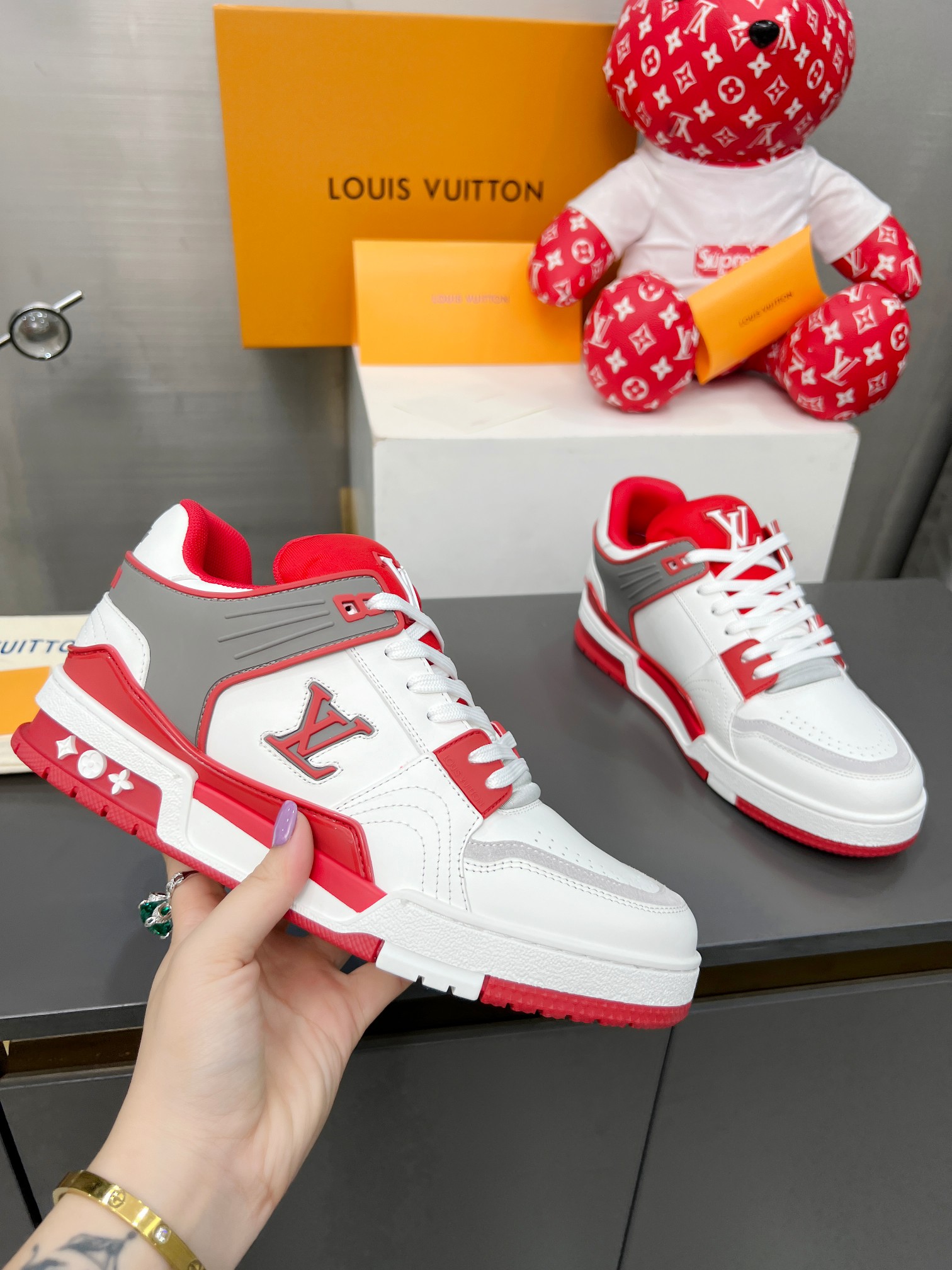 Louis Vuitton Male Sneakers M-l-s