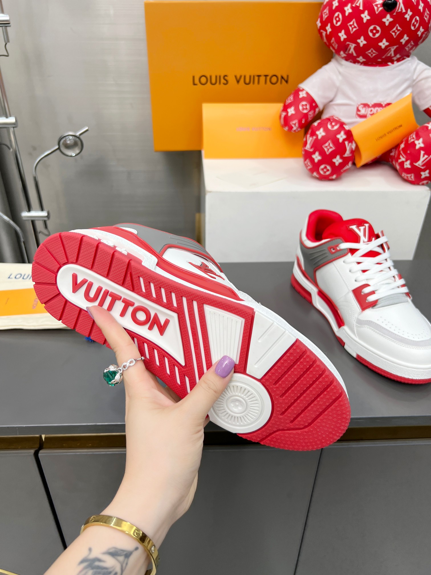 Louis Vuitton Male Sneakers M-l-s