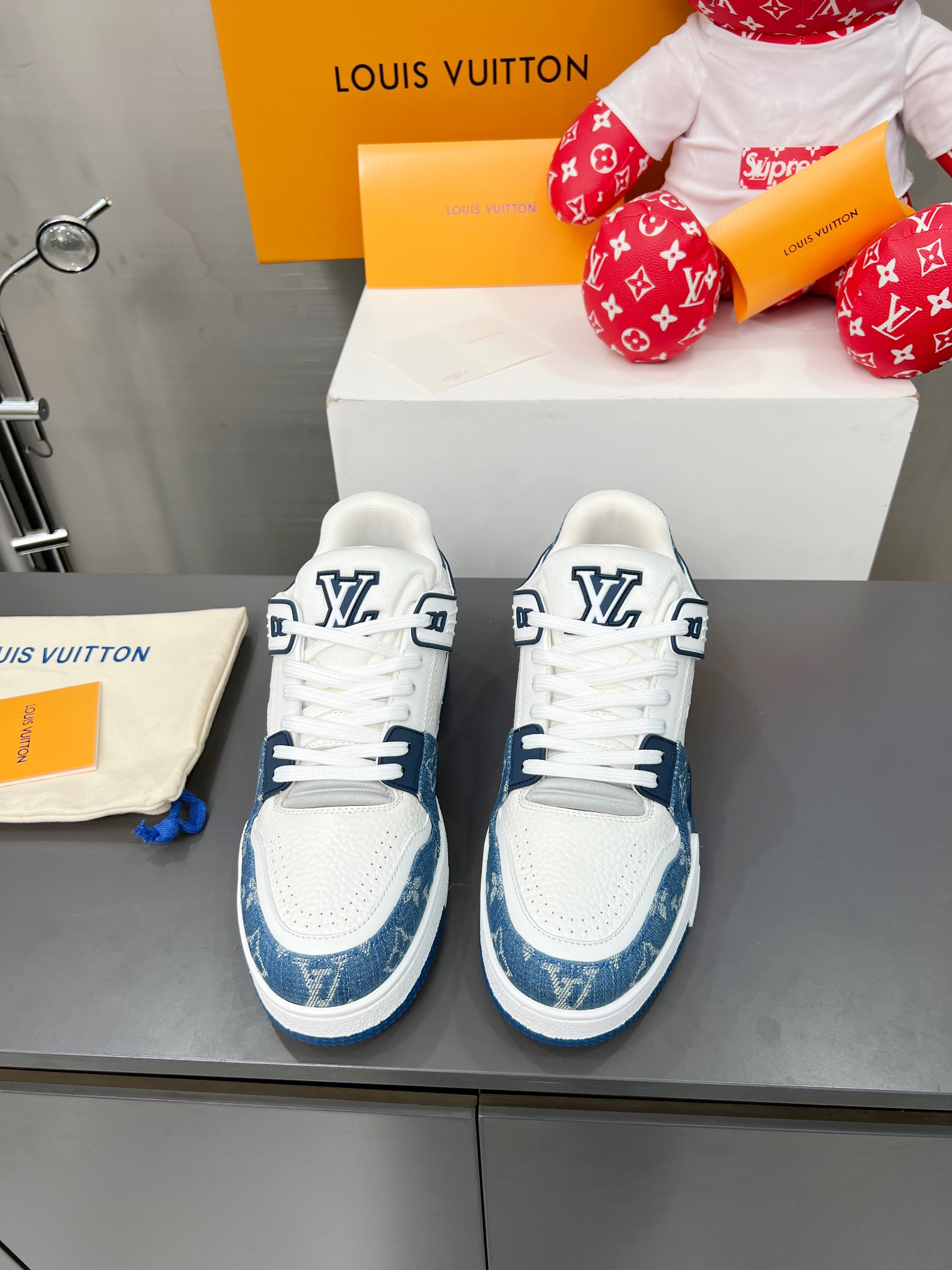 Louis Vuitton Male Sneakers M-l-s