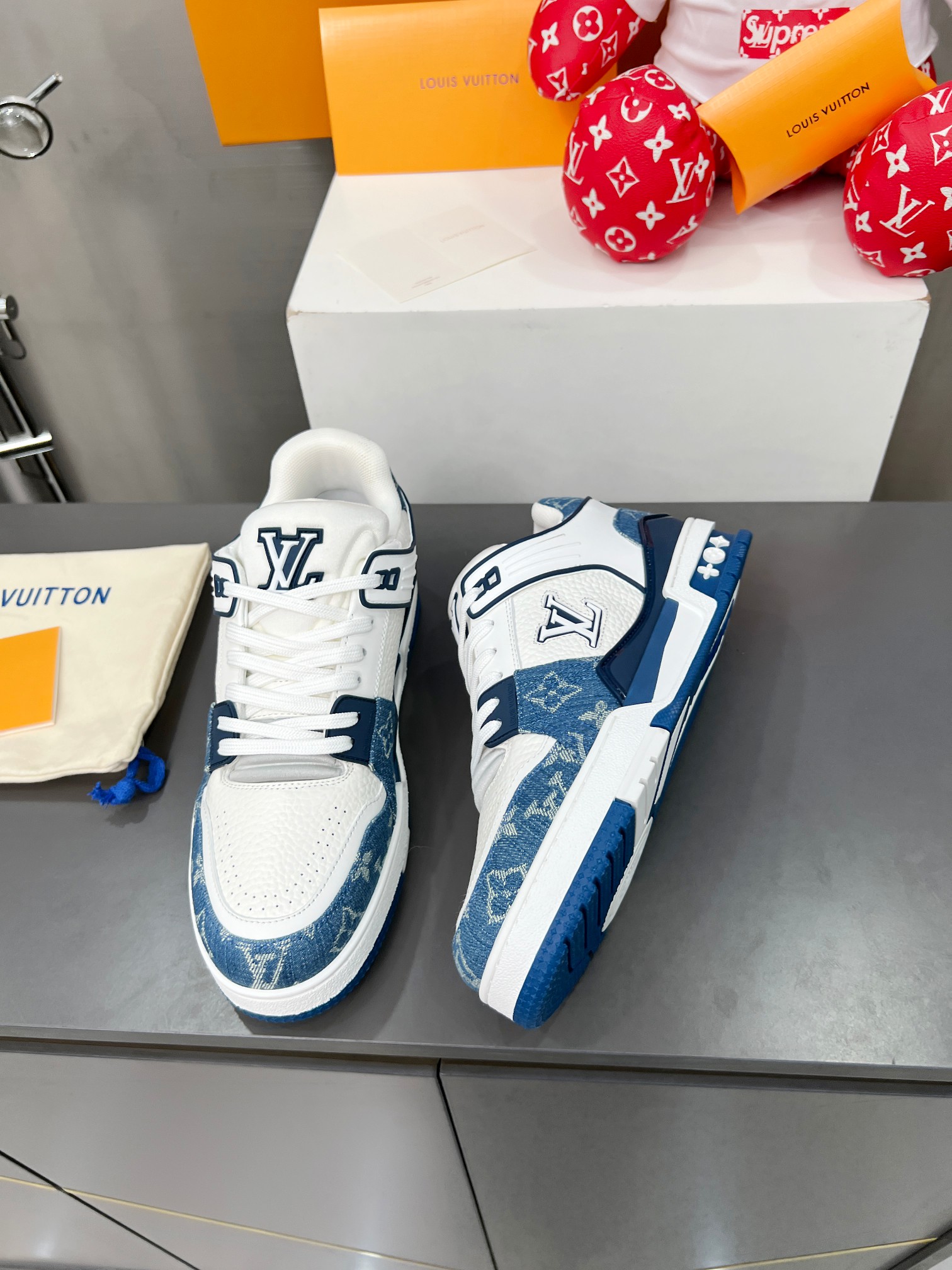 Louis Vuitton Male Sneakers M-l-s