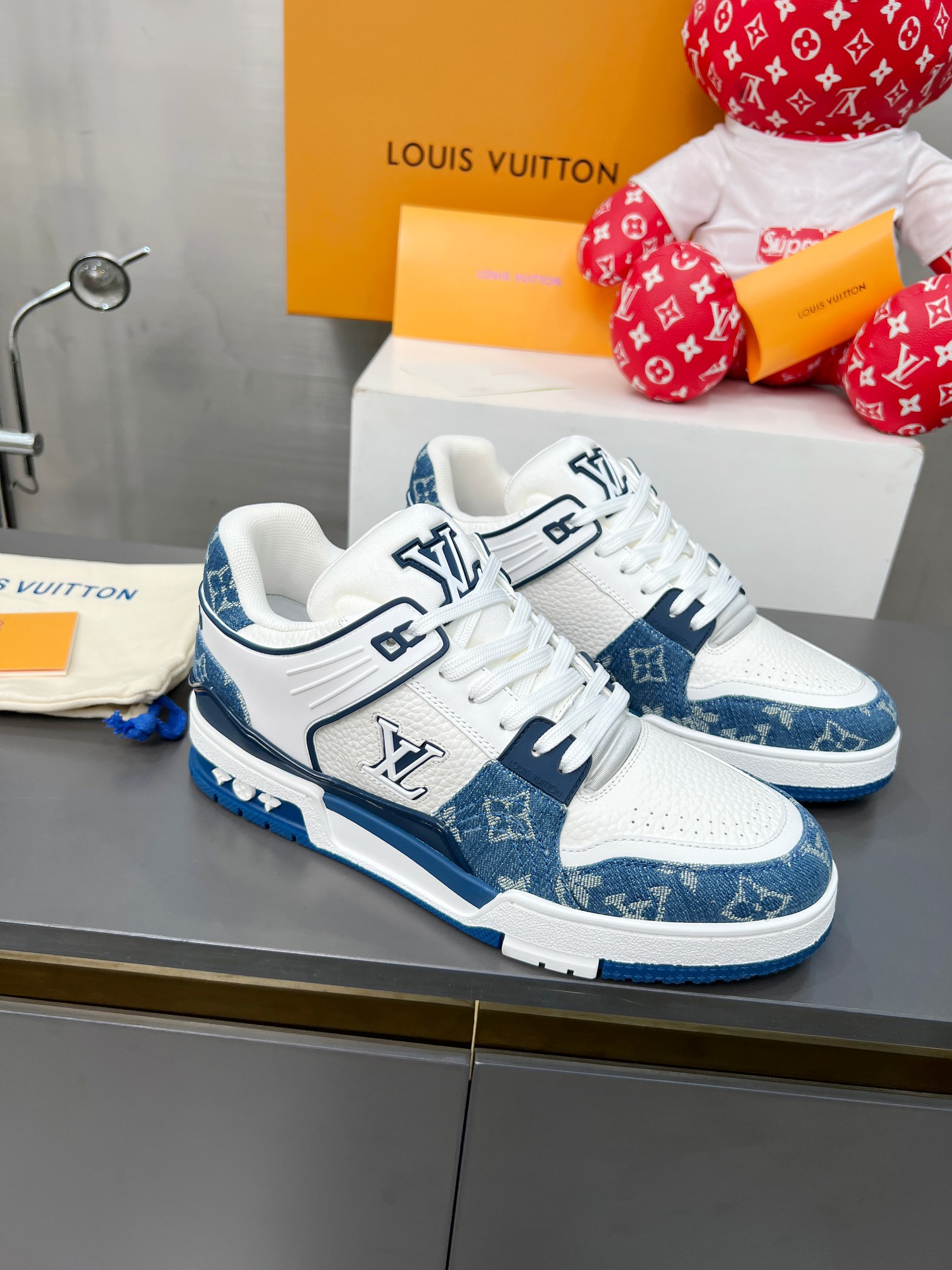 Louis Vuitton Male Sneakers M-l-s
