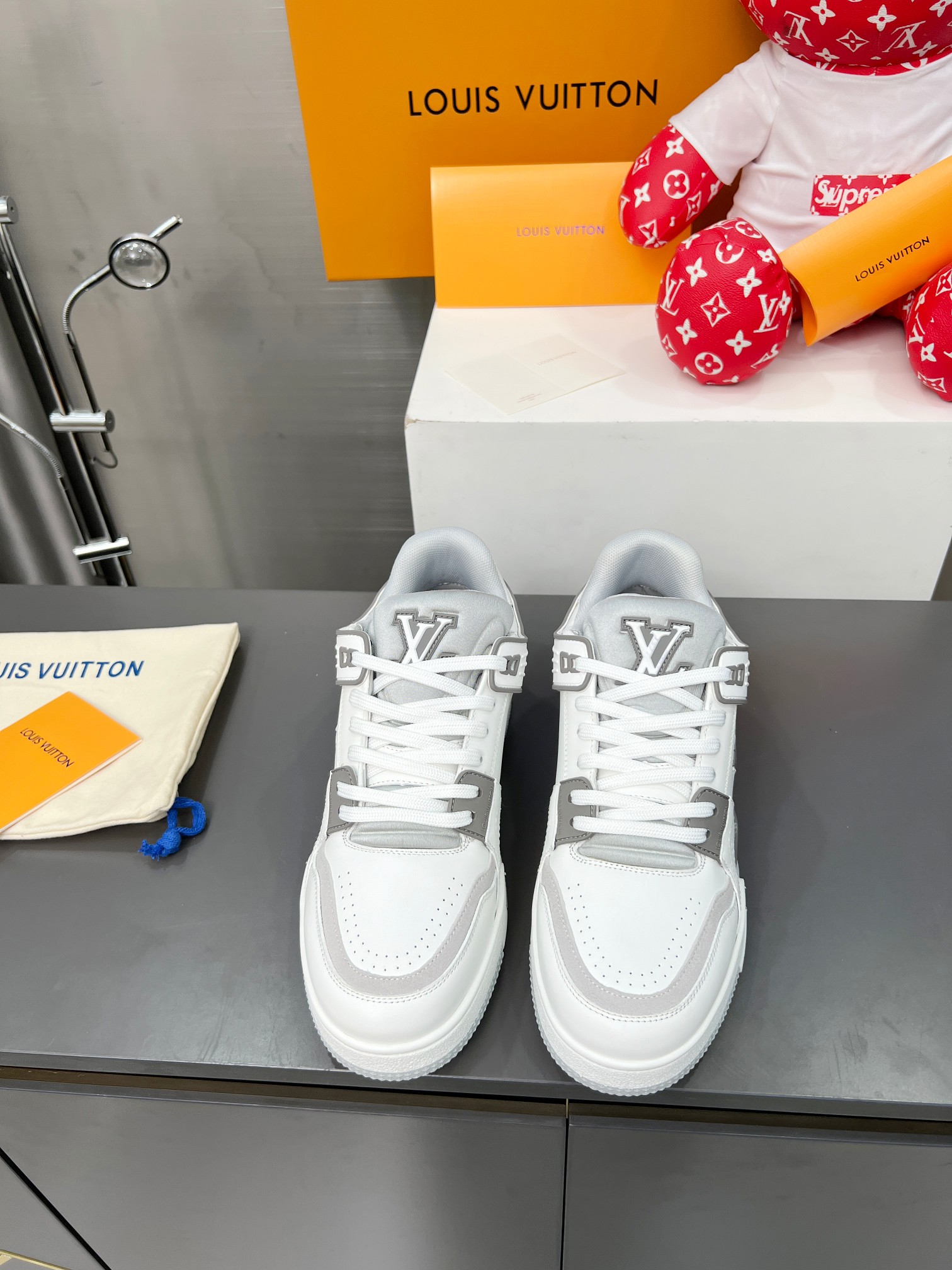 Louis Vuitton Male Sneakers M-l-s