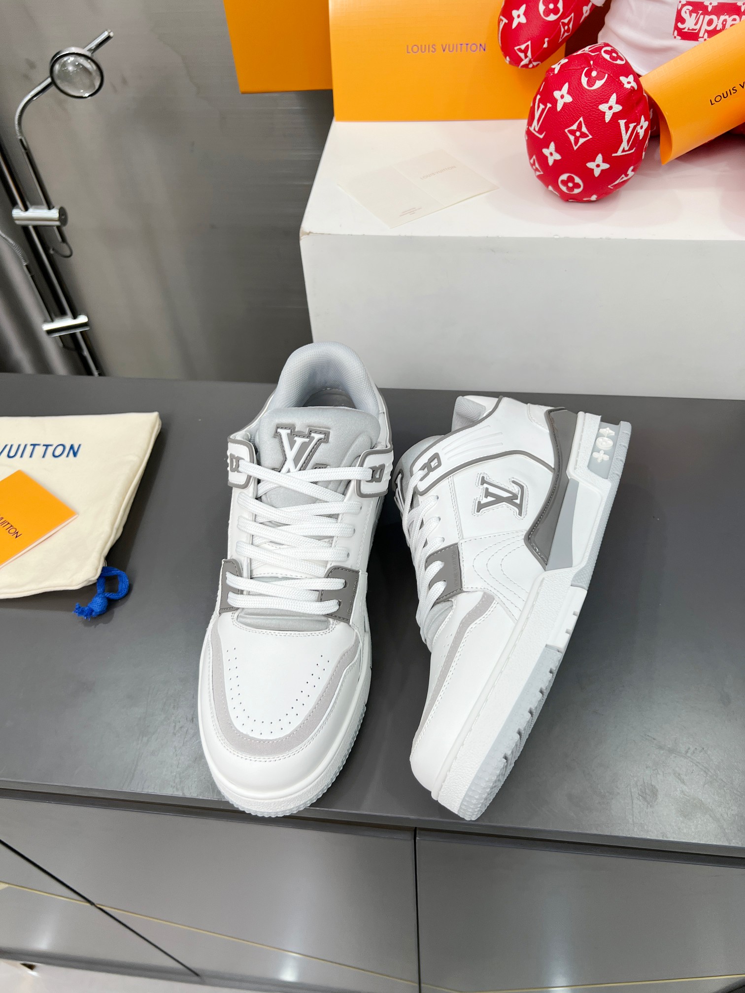 Louis Vuitton Male Sneakers M-l-s