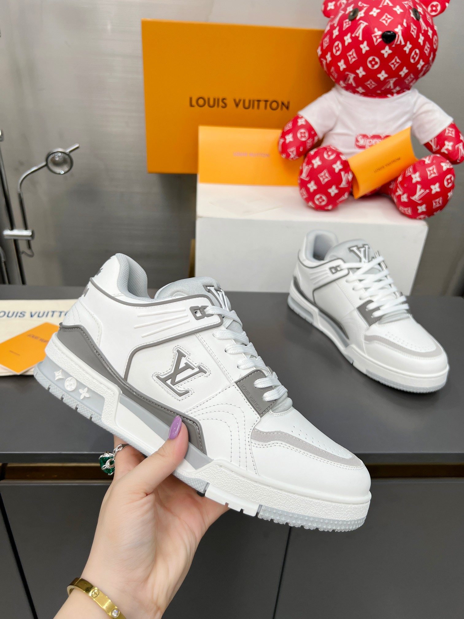 Louis Vuitton Male Sneakers M-l-s
