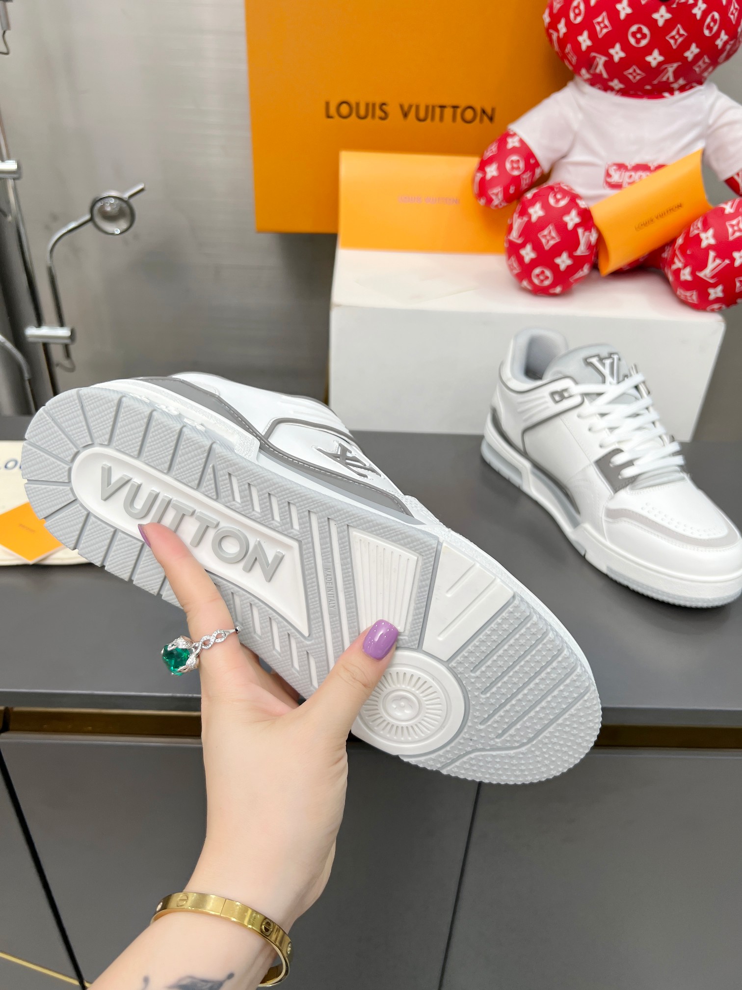 Louis Vuitton Male Sneakers M-l-s