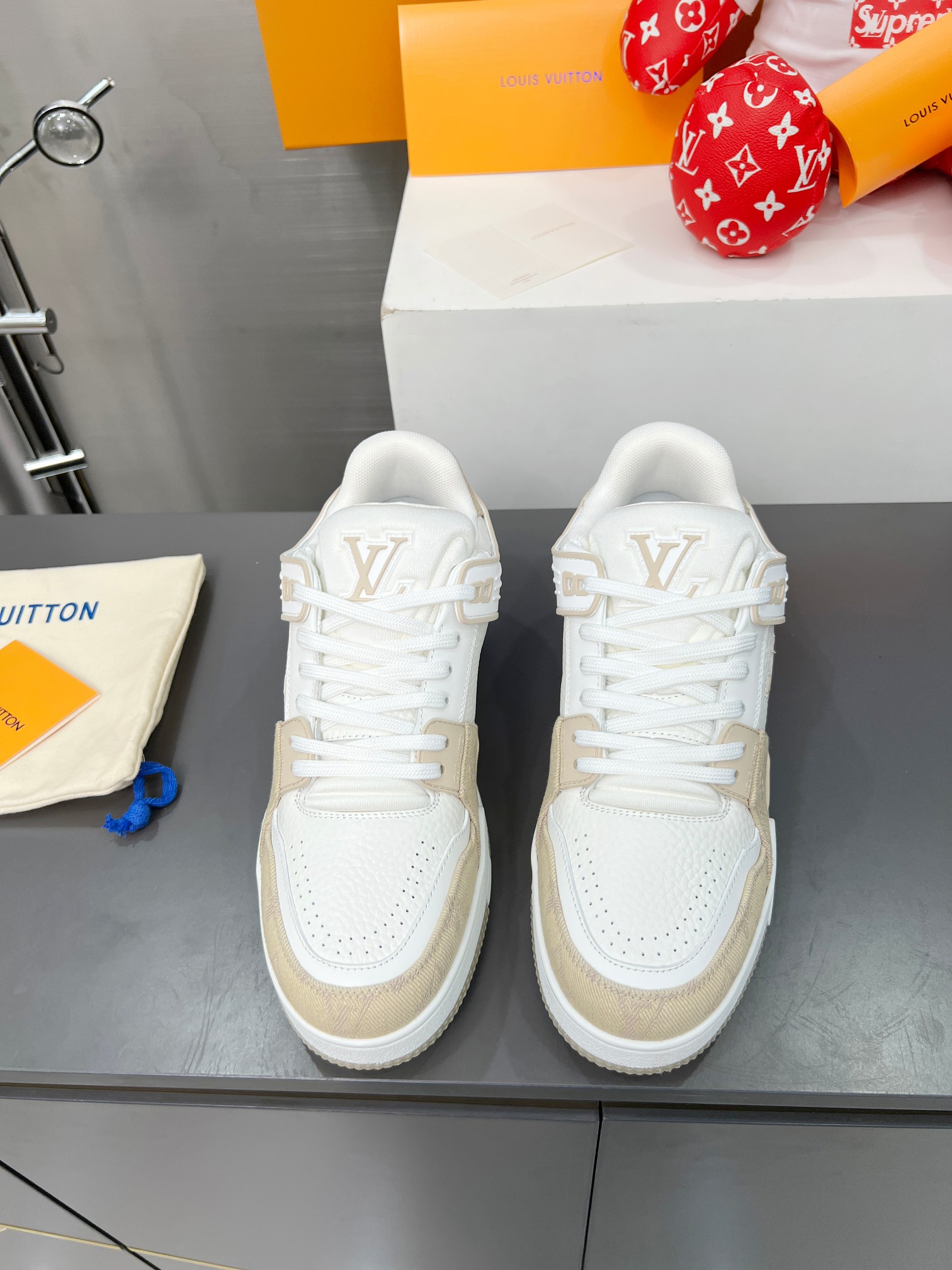 Louis Vuitton Male Sneakers M-l-s
