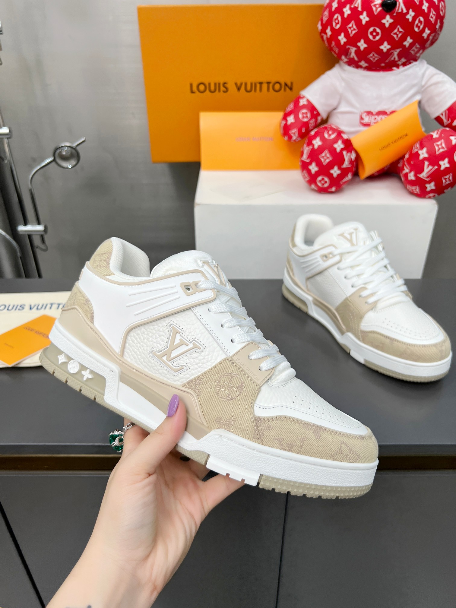Louis Vuitton Male Sneakers M-l-s