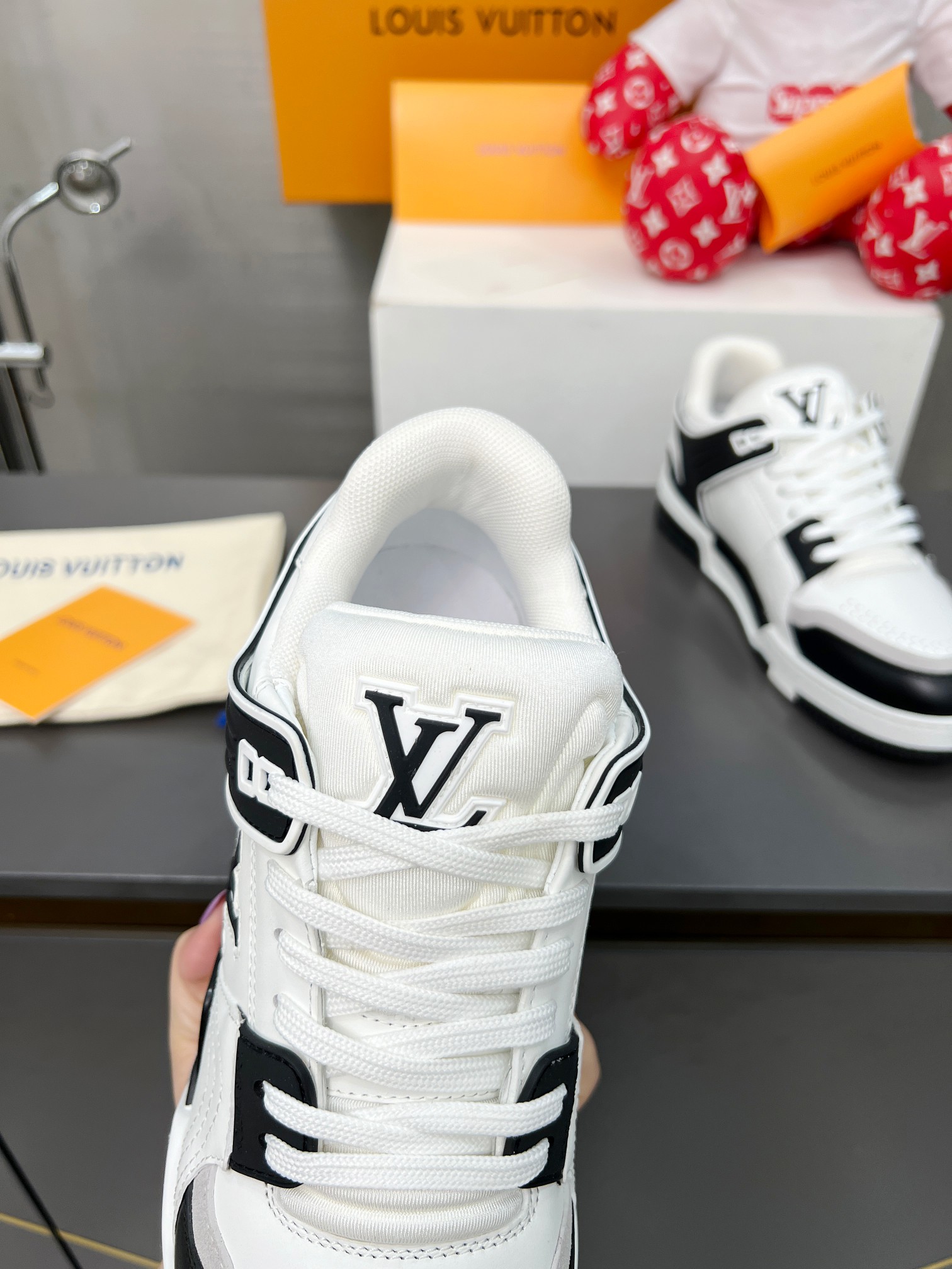 Louis Vuitton Male Sneakers M-l-s
