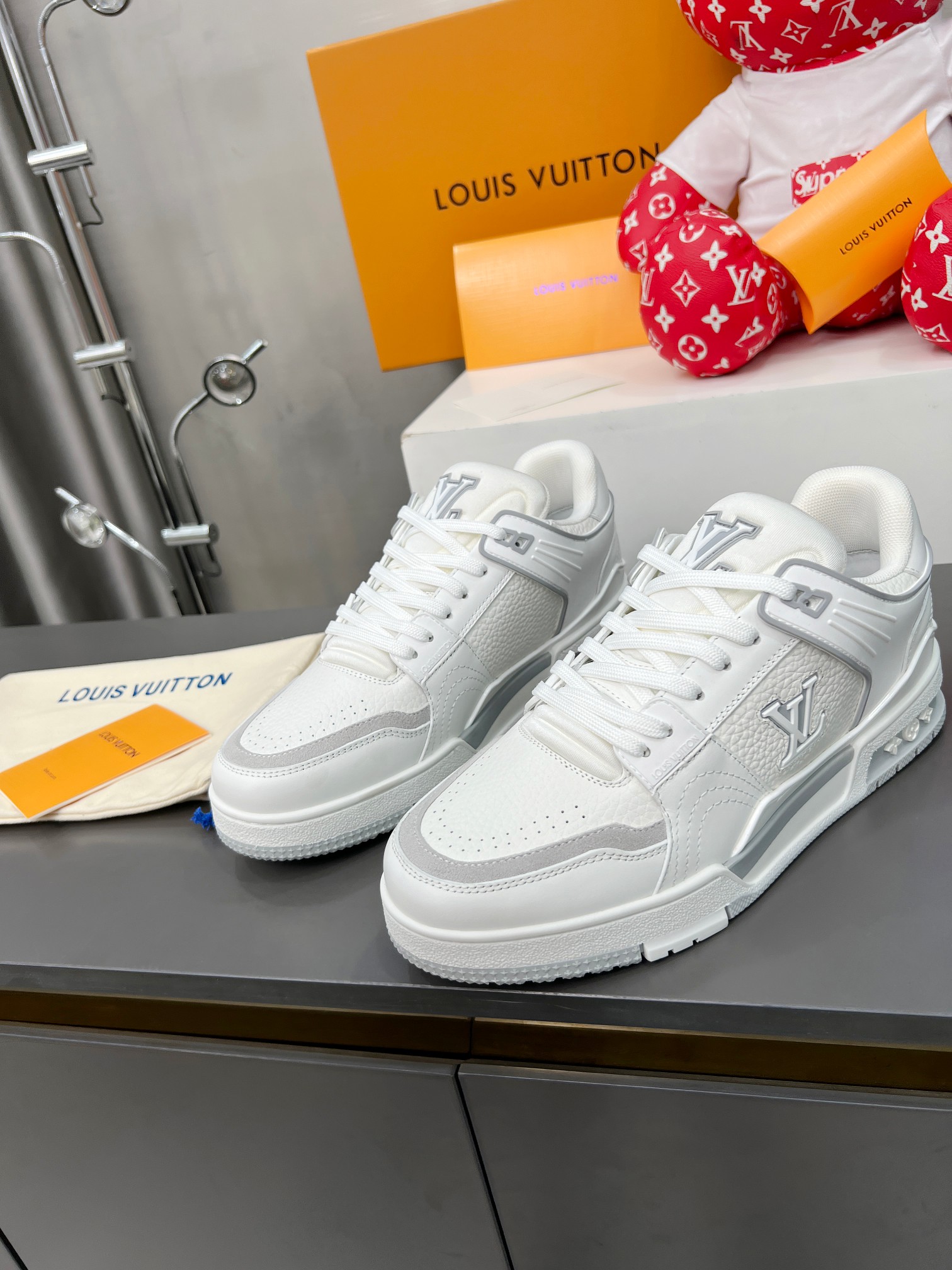 Louis Vuitton Male Sneakers M-l-s