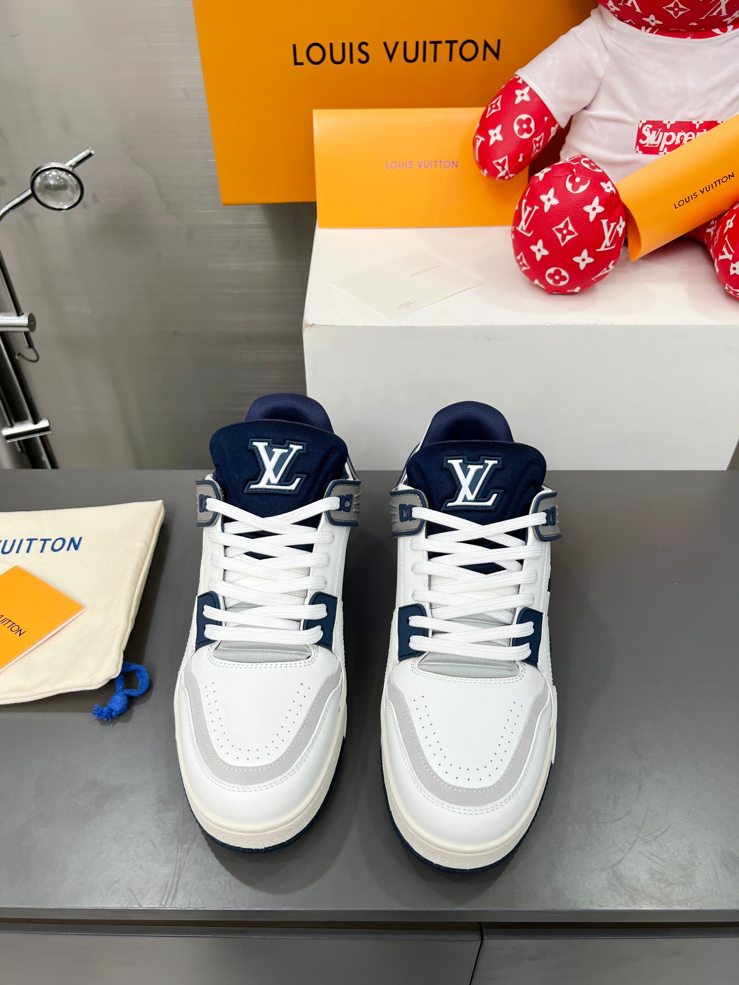 Louis Vuitton Male Sneakers M-l-s