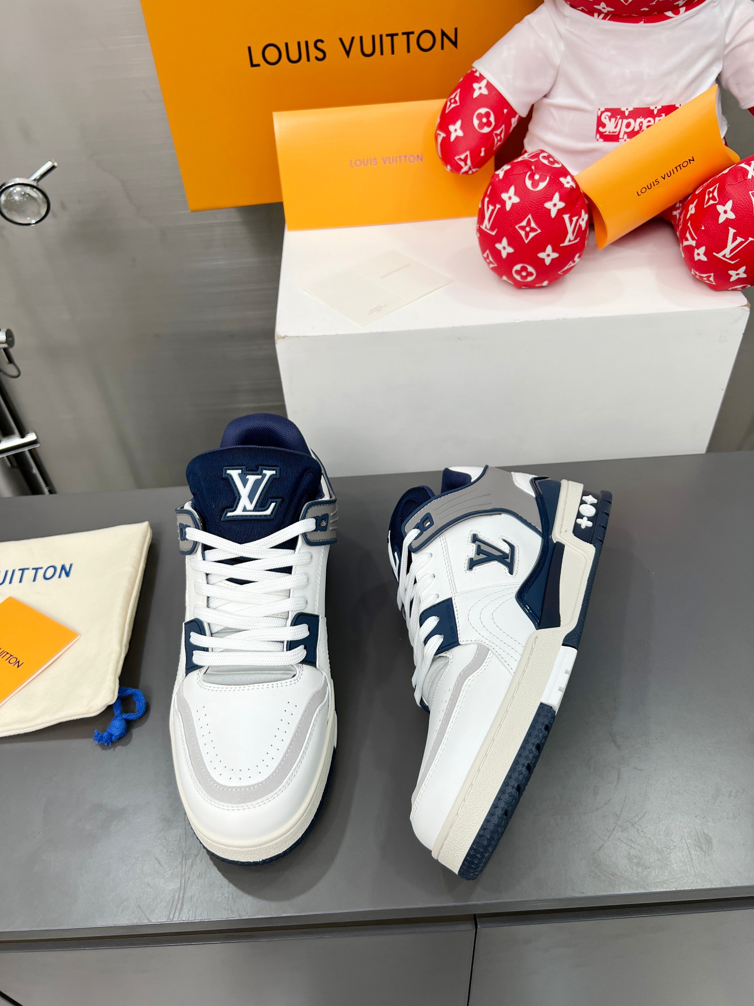 Louis Vuitton Male Sneakers M-l-s