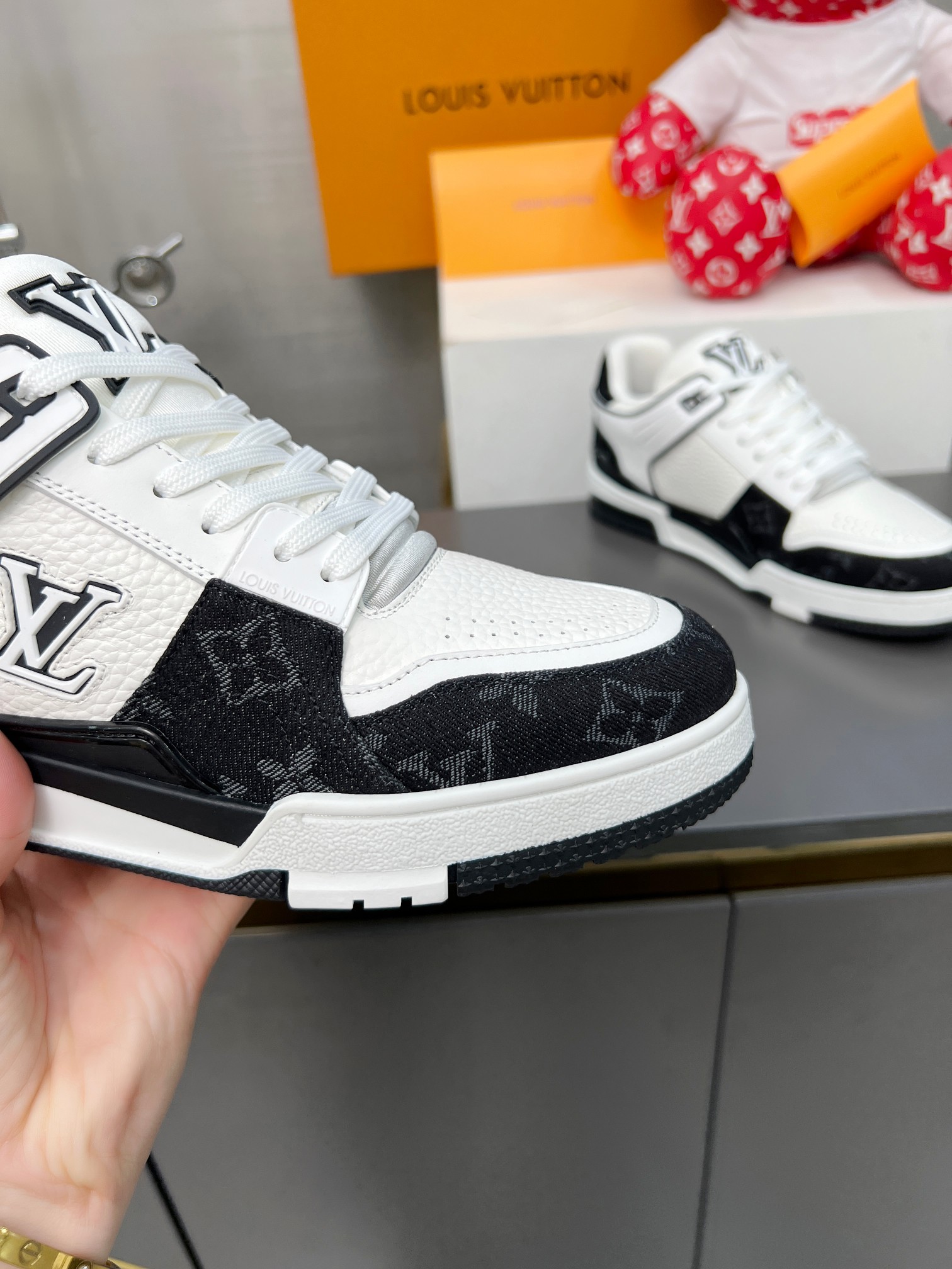 Louis Vuitton Male Sneakers M-l-s