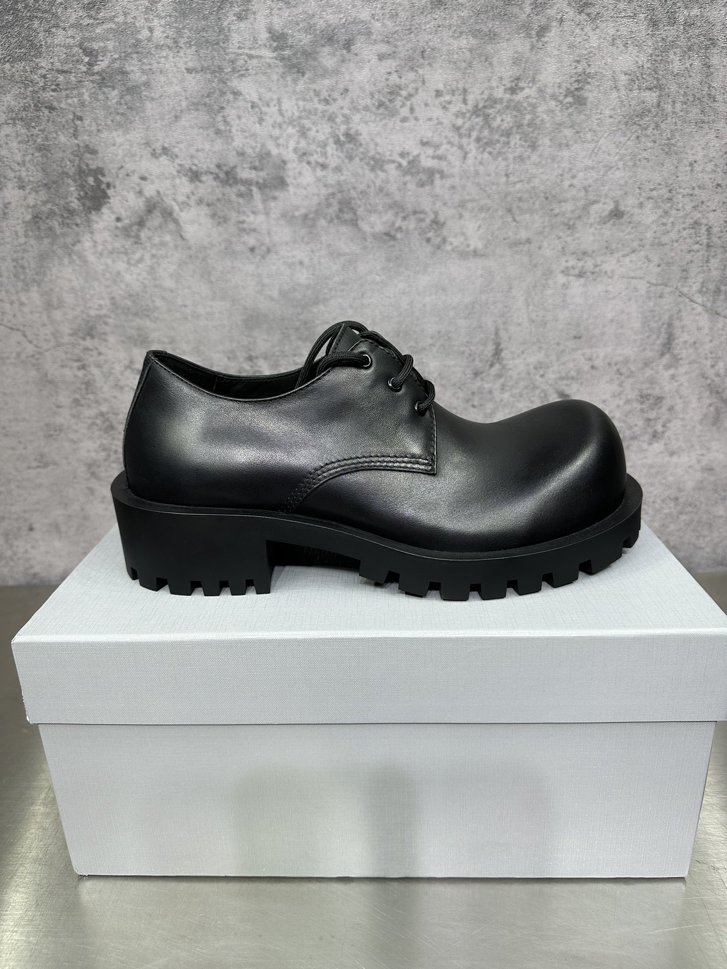 Balenciaga Leather Shoes Cow Leather M-l