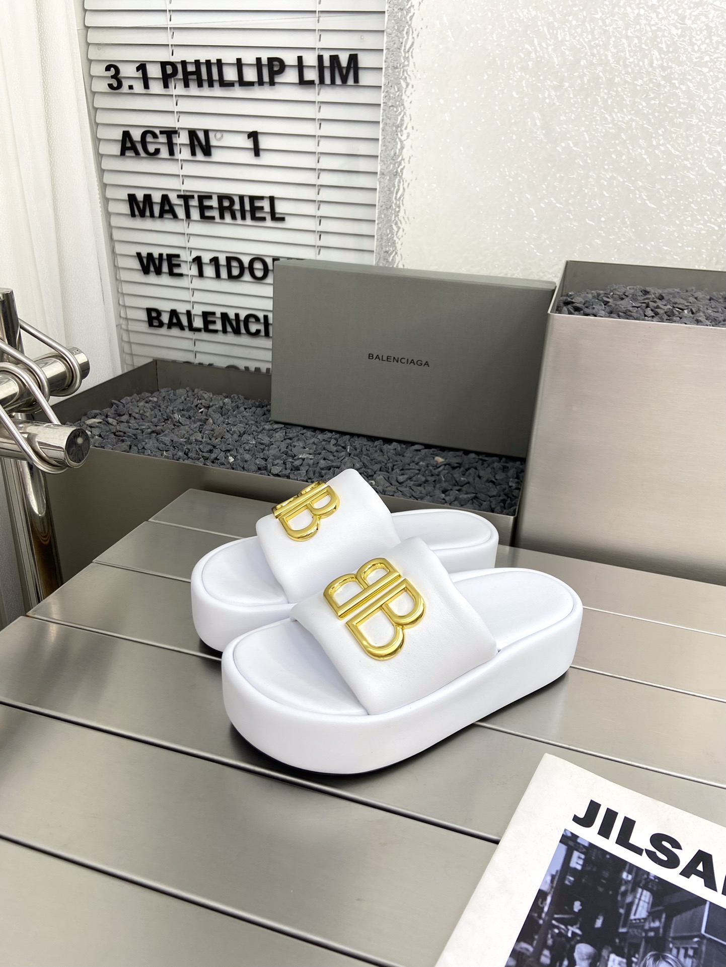 Balenciaga Female Slippers Black L-s