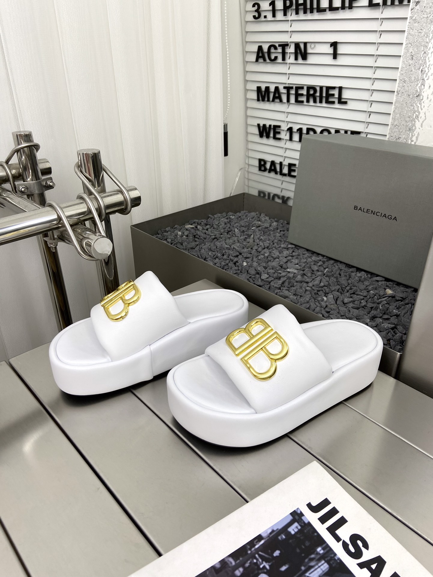 Balenciaga Female Slippers Black L-s