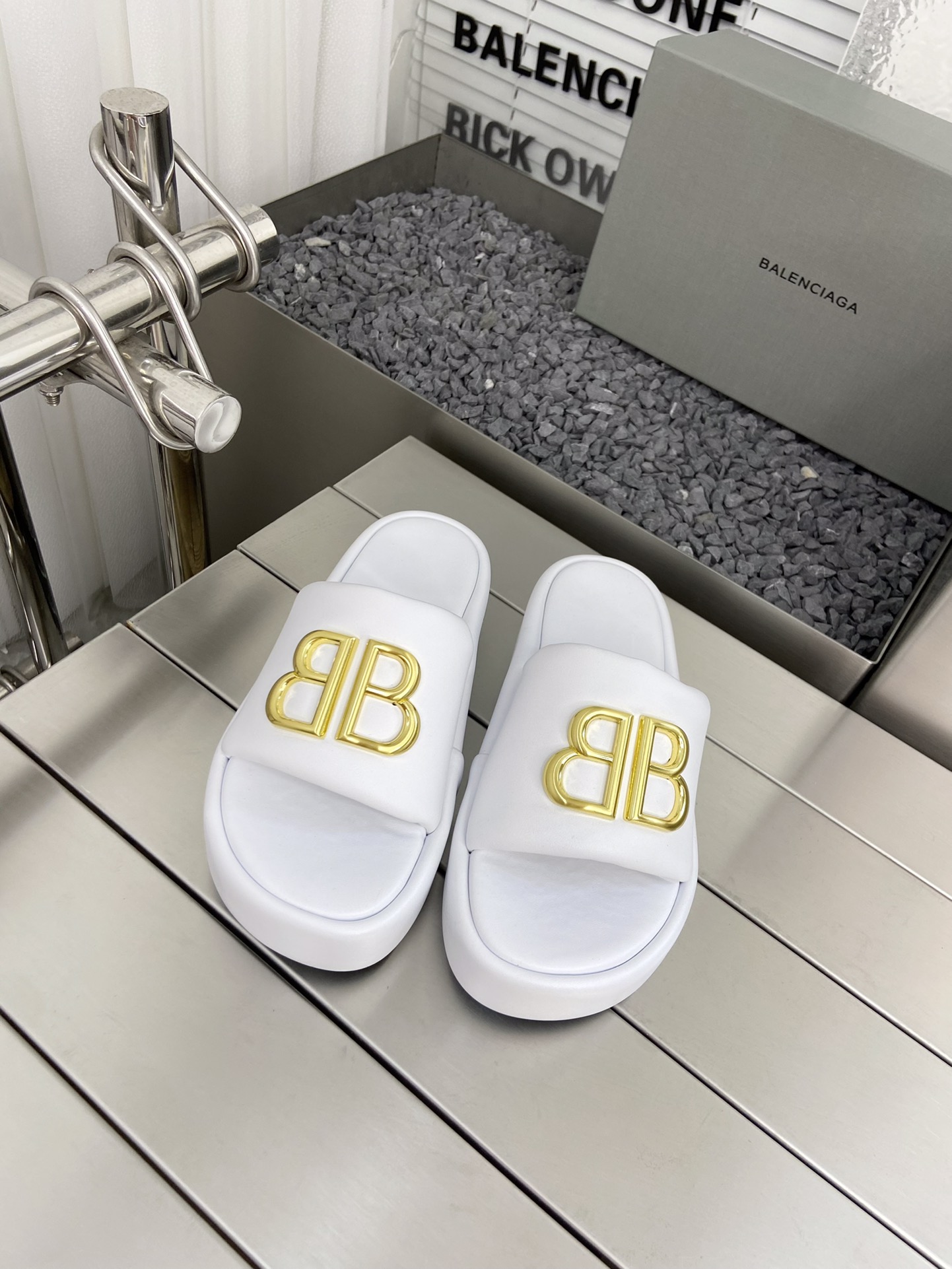 Balenciaga Female Slippers Black L-s