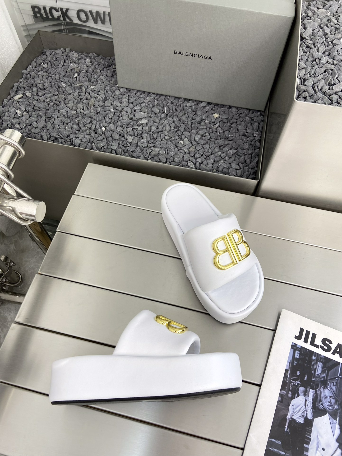 Balenciaga Female Slippers Black L-s