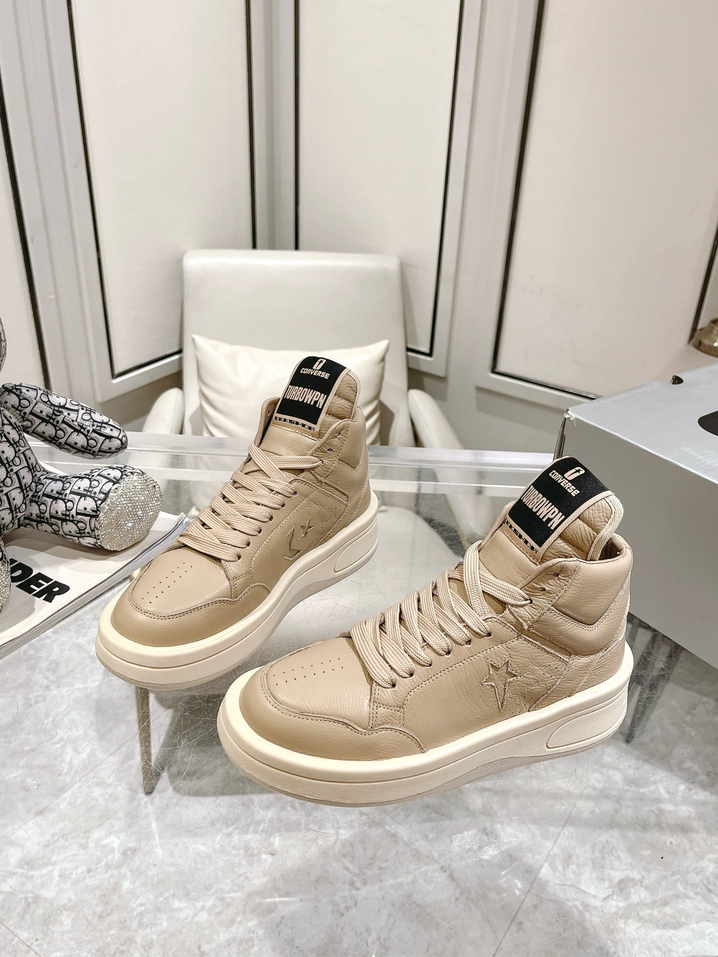 Converse Male Basic Shoes