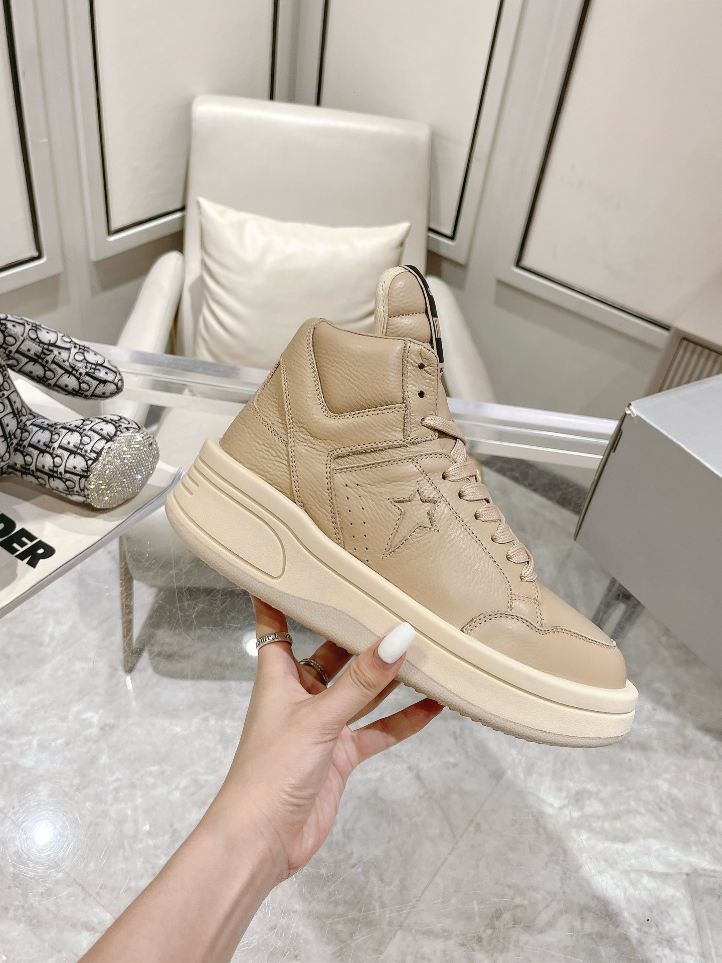 Converse Male Basic Shoes