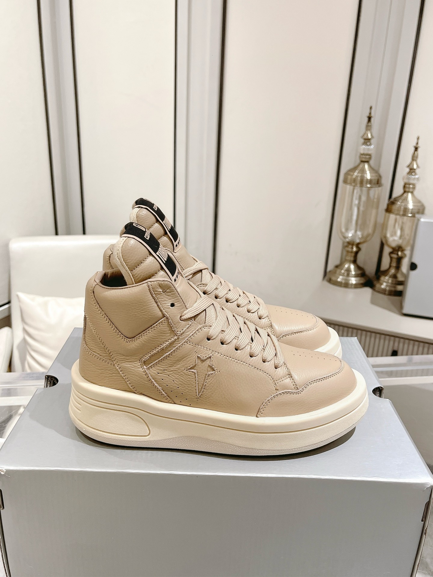 Converse Male Basic Shoes