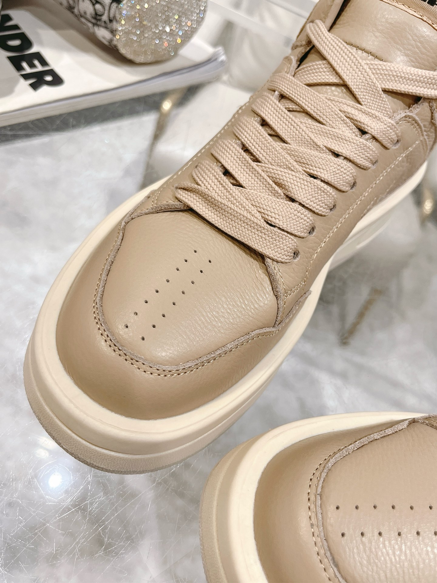 Converse Male Basic Shoes