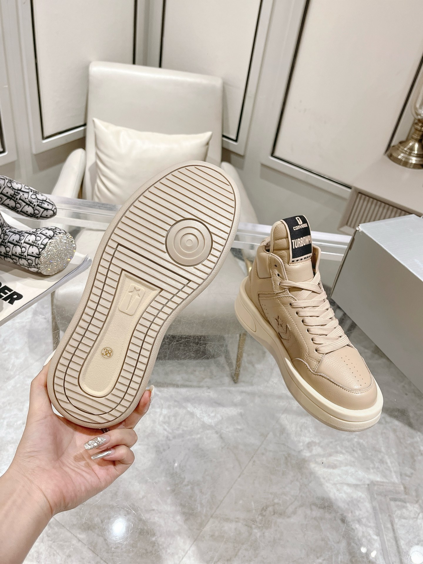 Converse Male Basic Shoes