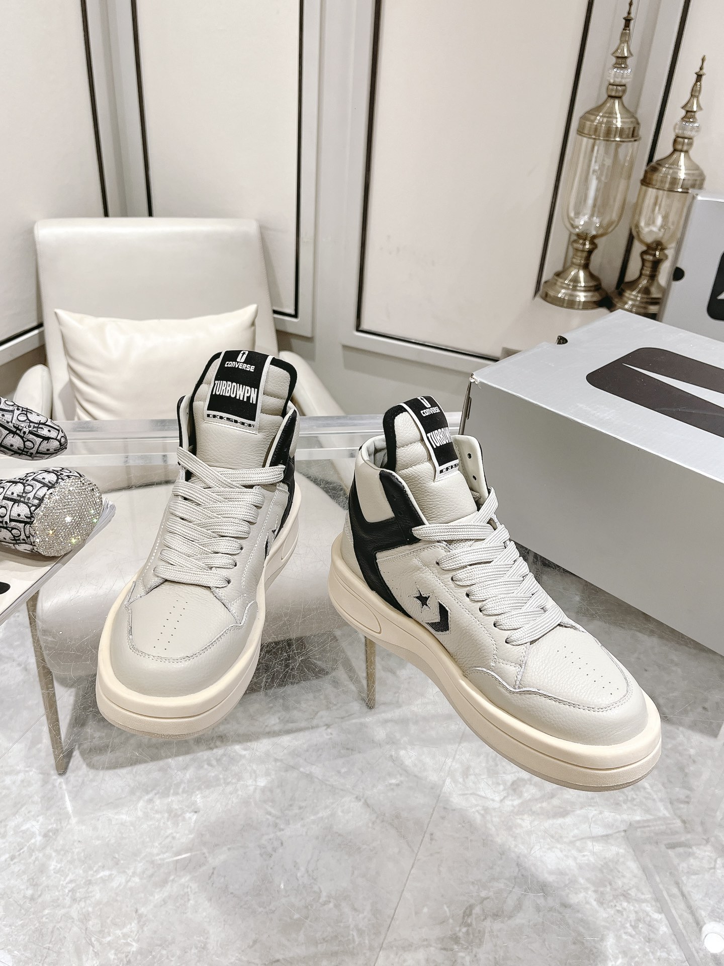 Converse Male Basic Shoes