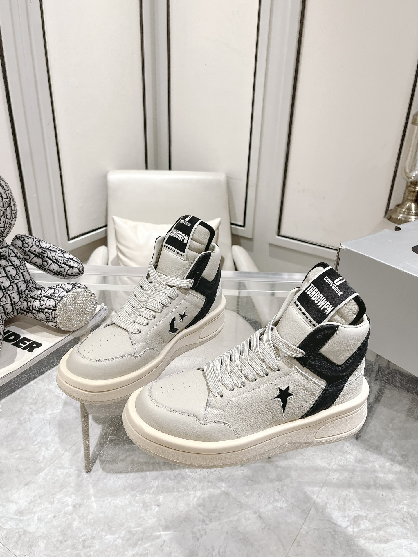 Converse Male Basic Shoes