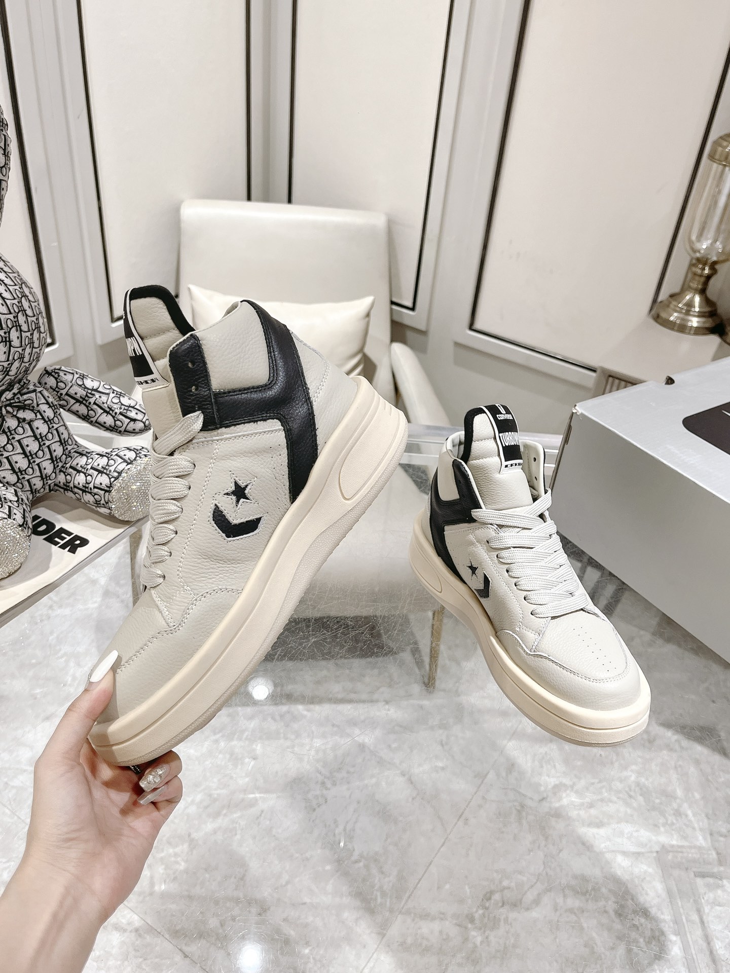 Converse Male Basic Shoes