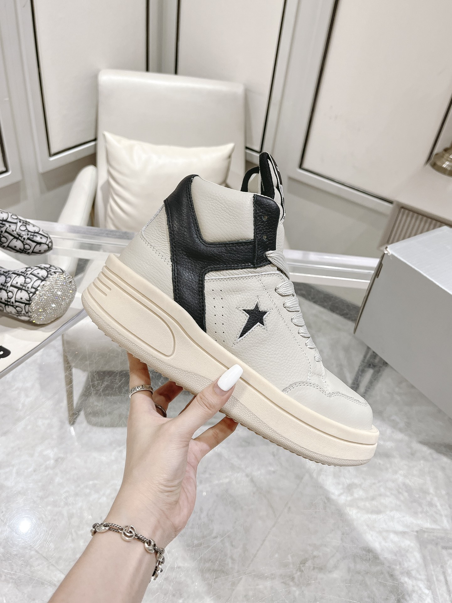 Converse Male Basic Shoes