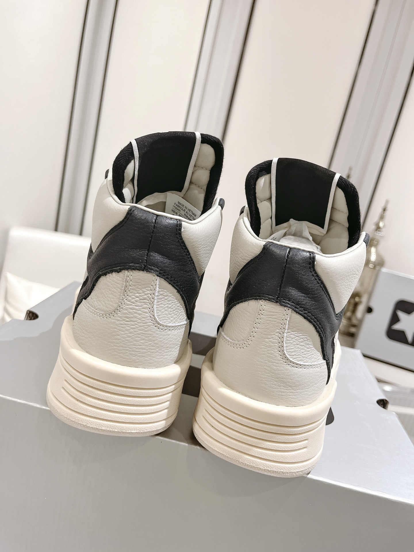 Converse Male Basic Shoes