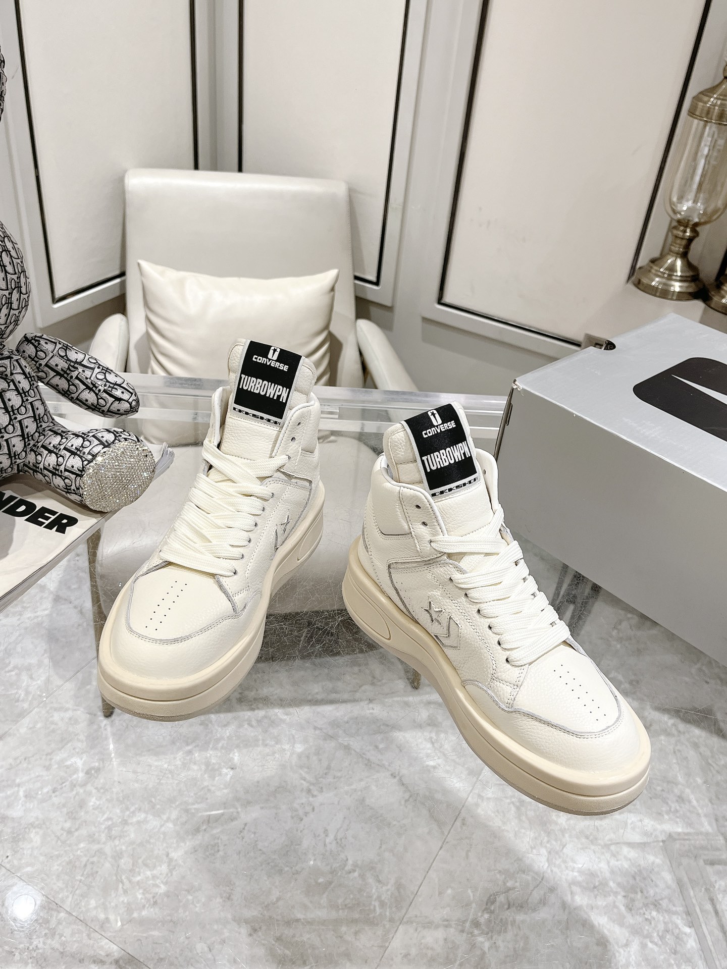 Converse Male Basic Shoes