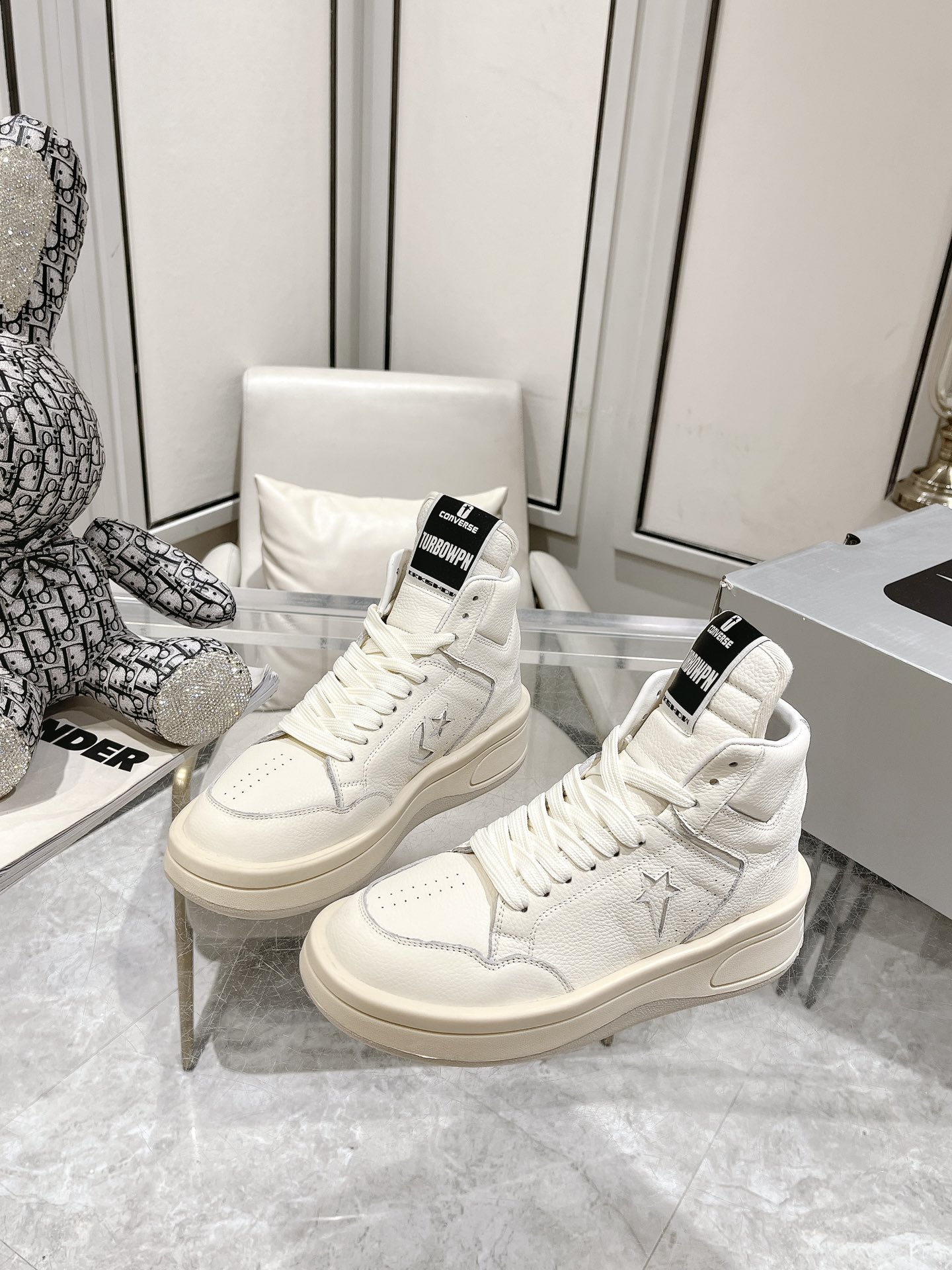 Converse Male Basic Shoes